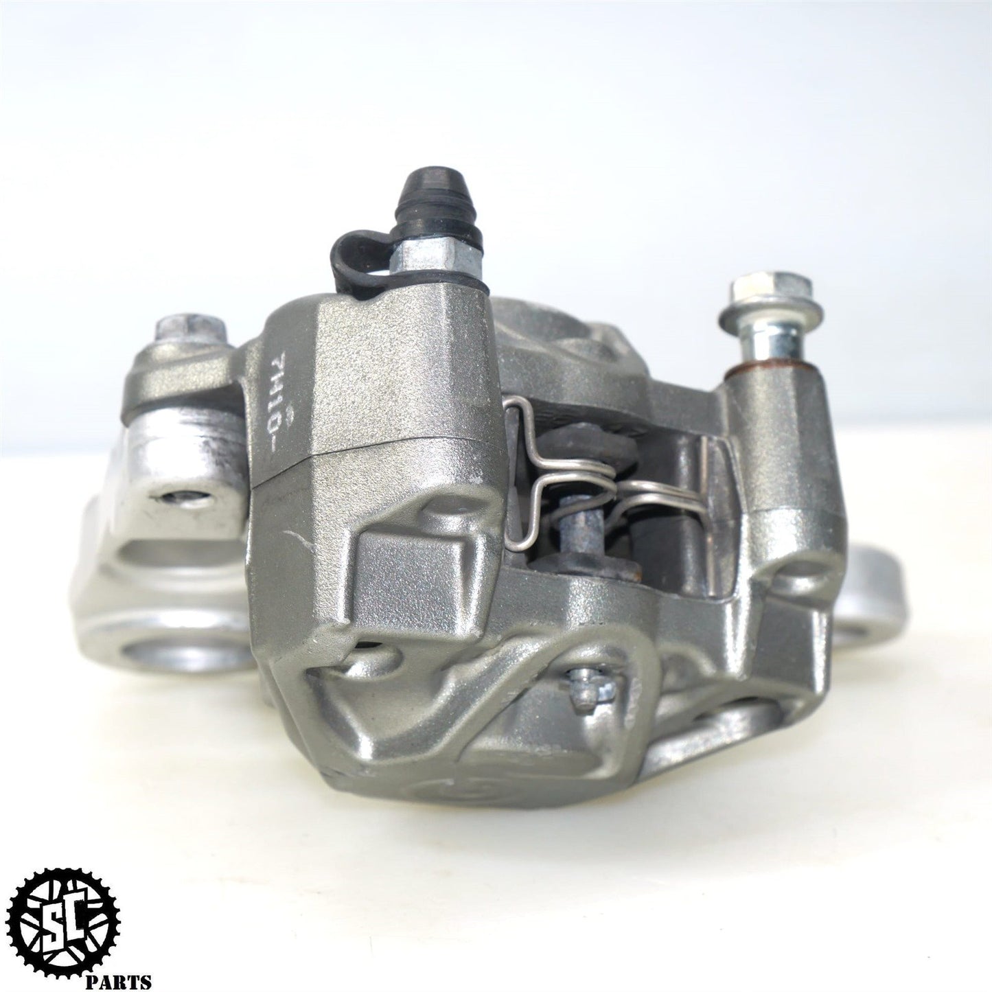 2018 APRILIA TUONO V4 1100 REAR BRAKE CALIPER BRACKET B044357 896896 A09