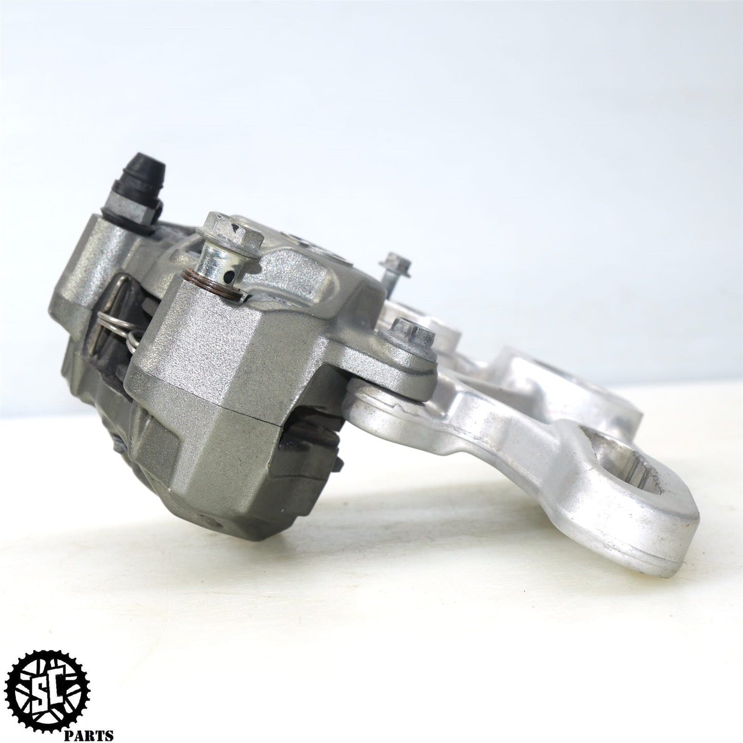 2018 APRILIA TUONO V4 1100 REAR BRAKE CALIPER BRACKET B044357 896896 A09