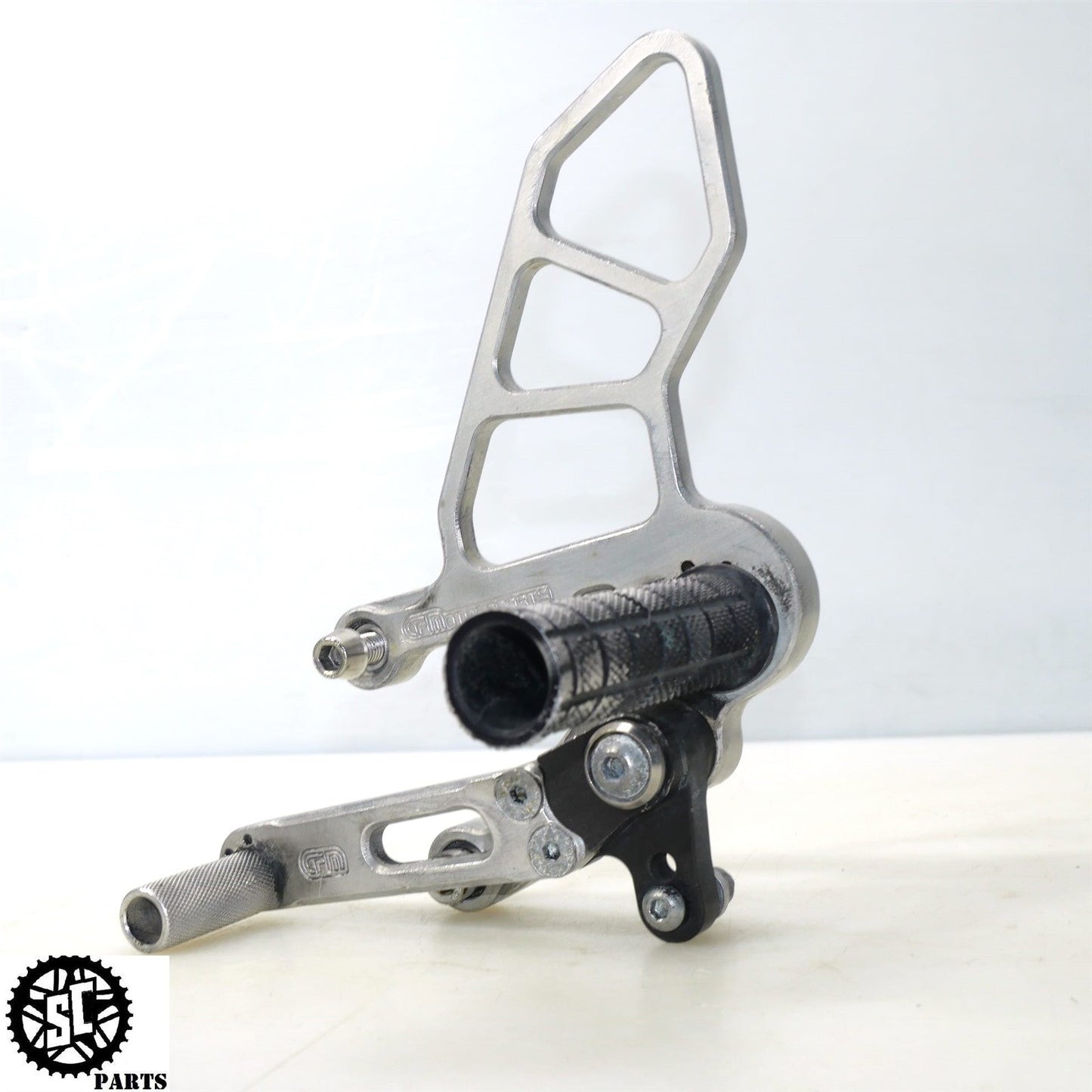 2018 APRILIA TUONO V4 1100 WOODCRAFT CFM ADJUSTABLE REARSET A09