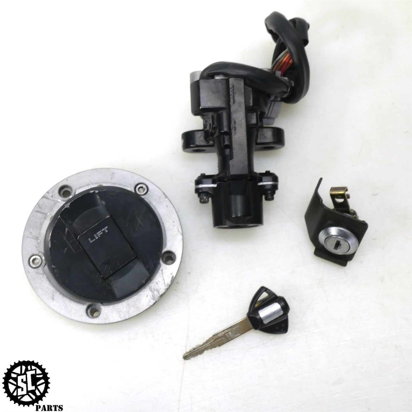 2005 2006 SUZUKI GSXR 1000 LOCK SET IGNITION SWITCH S22