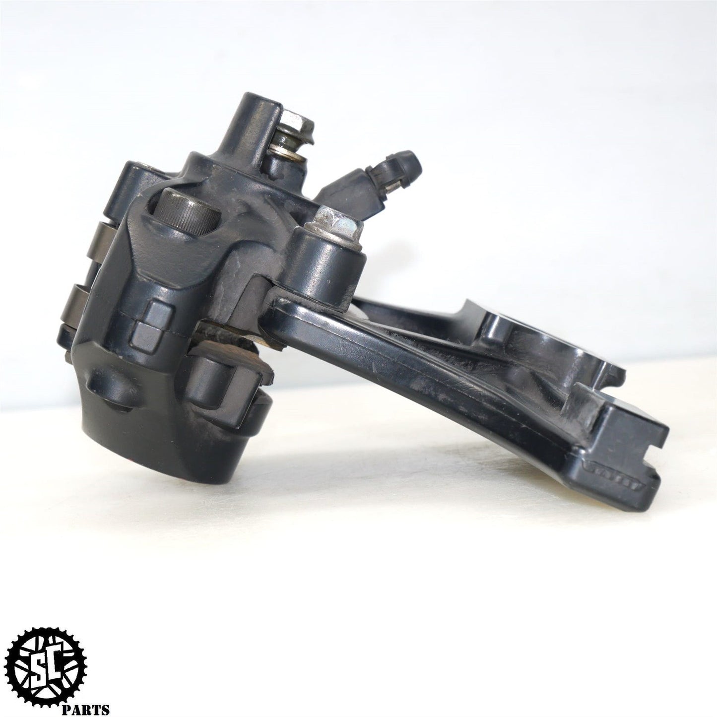 2005 2006 SUZUKI GSXR 1000 REAR BRAKE CALIPER BRACKET S22