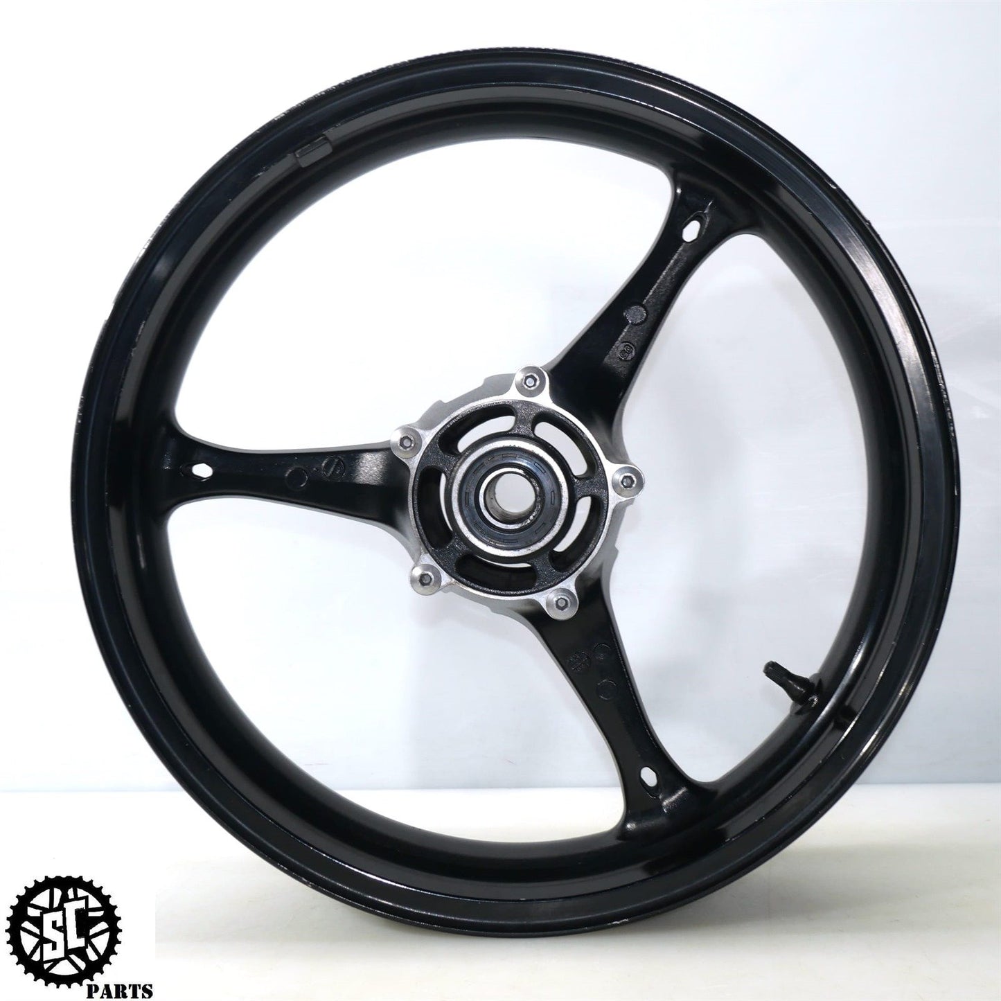 2005 2006 SUZUKI GSXR 1000 FRONT WHEEL RIM SB S22