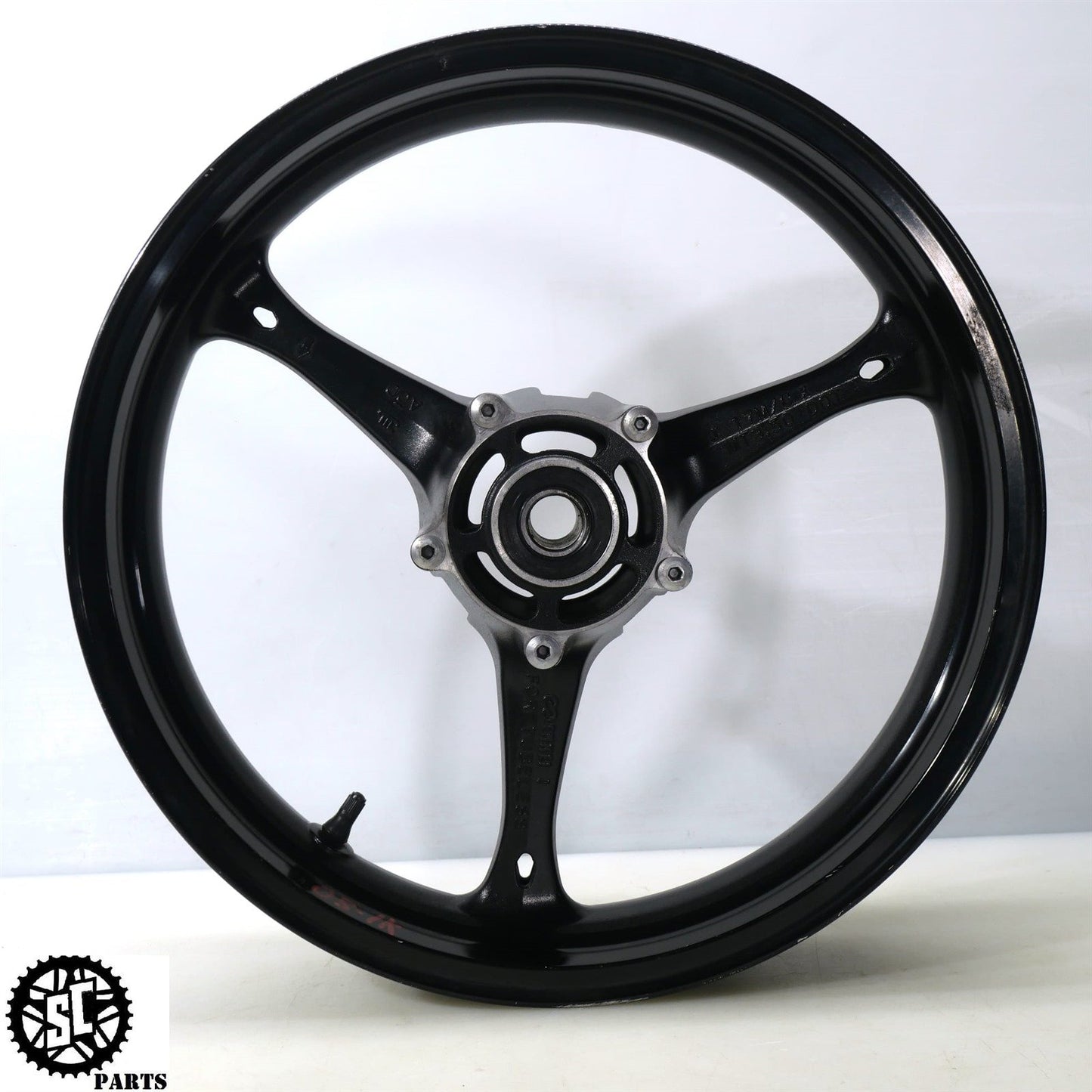 2005 2006 SUZUKI GSXR 1000 FRONT WHEEL RIM SB S22