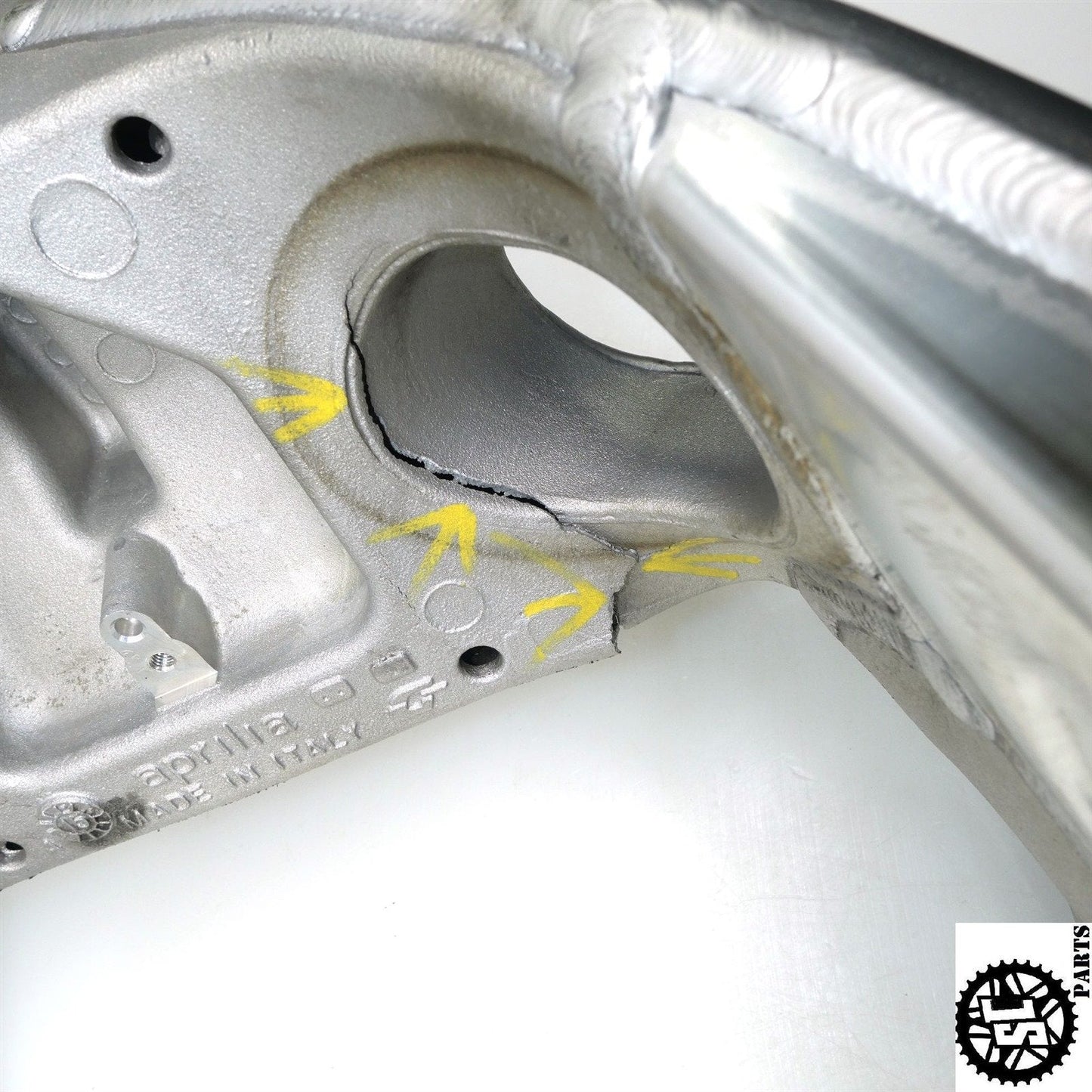 2011-2016 APRILIA TUONO V4R RSV4 MAIN FRAME CHASSIS *S* A06