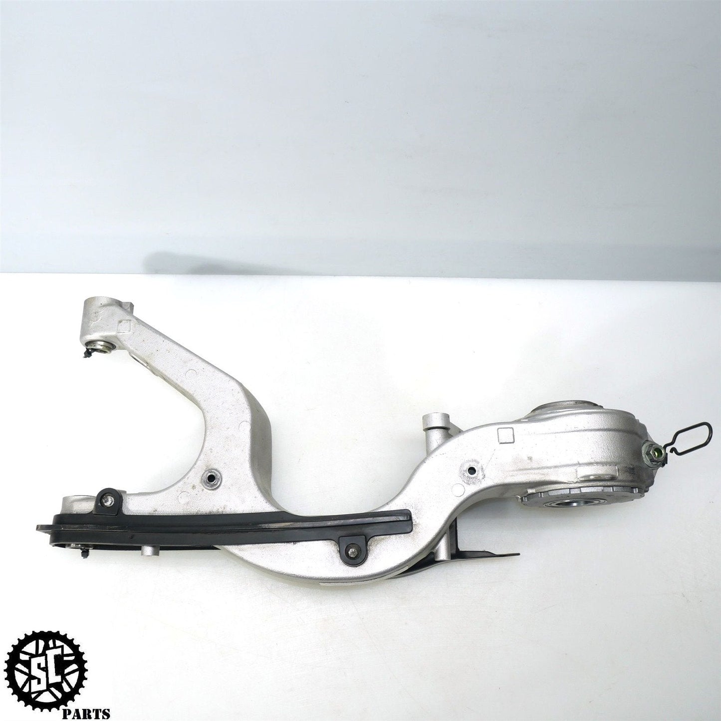 1998-2001 HONDA VFR800 SINGLE SIDED SWINGARM WHEEL HUB H03