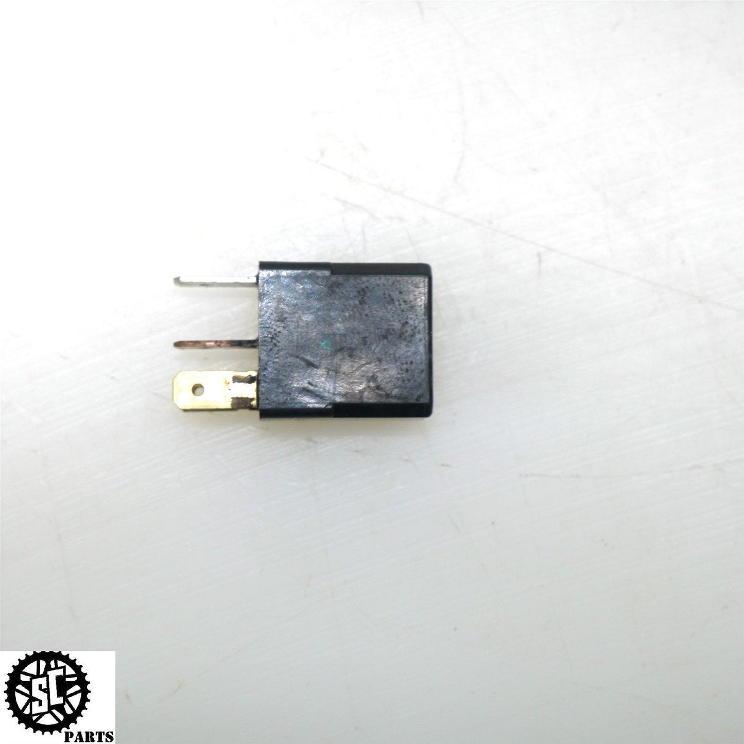 2015 DUCATI DIAVEL RELAY ASSEMBLY FUSE BOX 54140101A D32