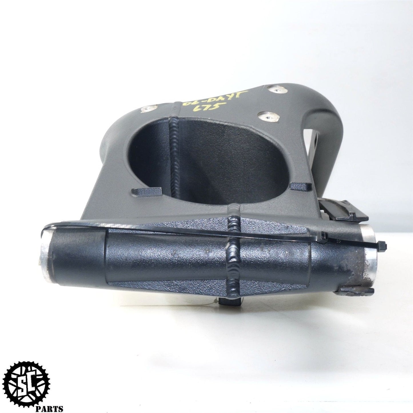 2006-2008 TRIUMPH DAYTONA 675 SWINGARM T20