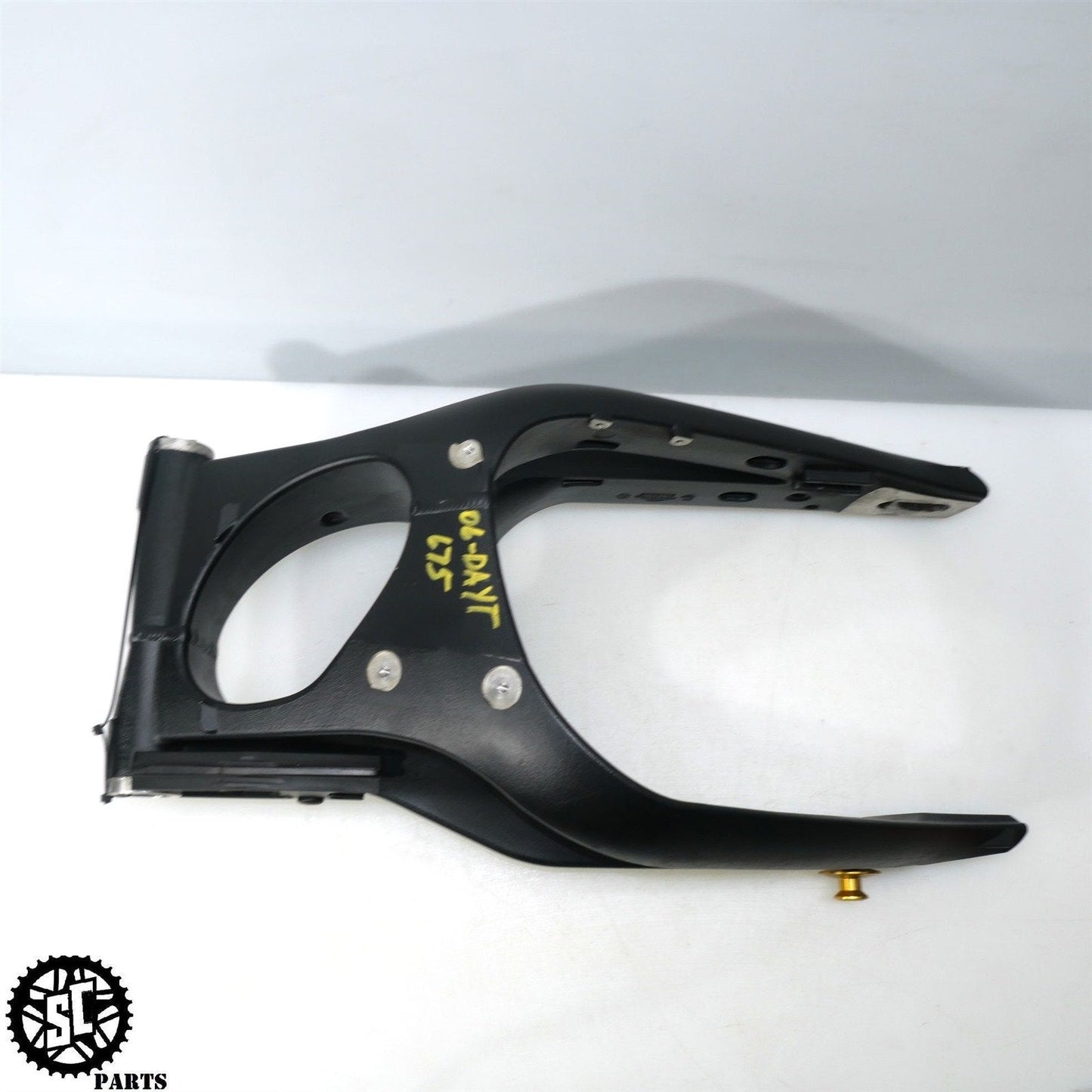 2006-2008 TRIUMPH DAYTONA 675 SWINGARM T20