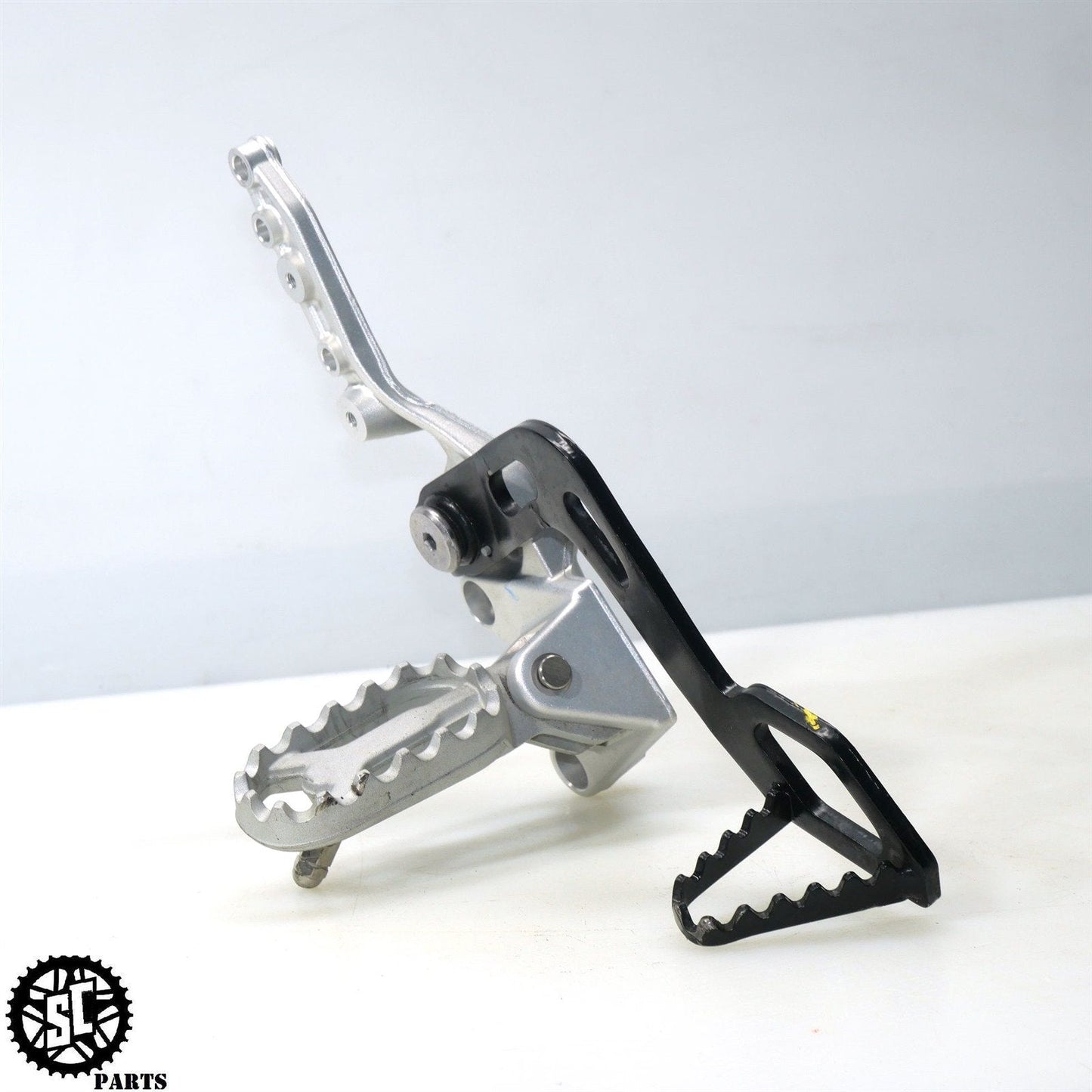 2020-2023 TRIUMPH TIGER 900 RALLY PRO RIGHT FOOT PEG BRAKE LEVER PEDAL T32