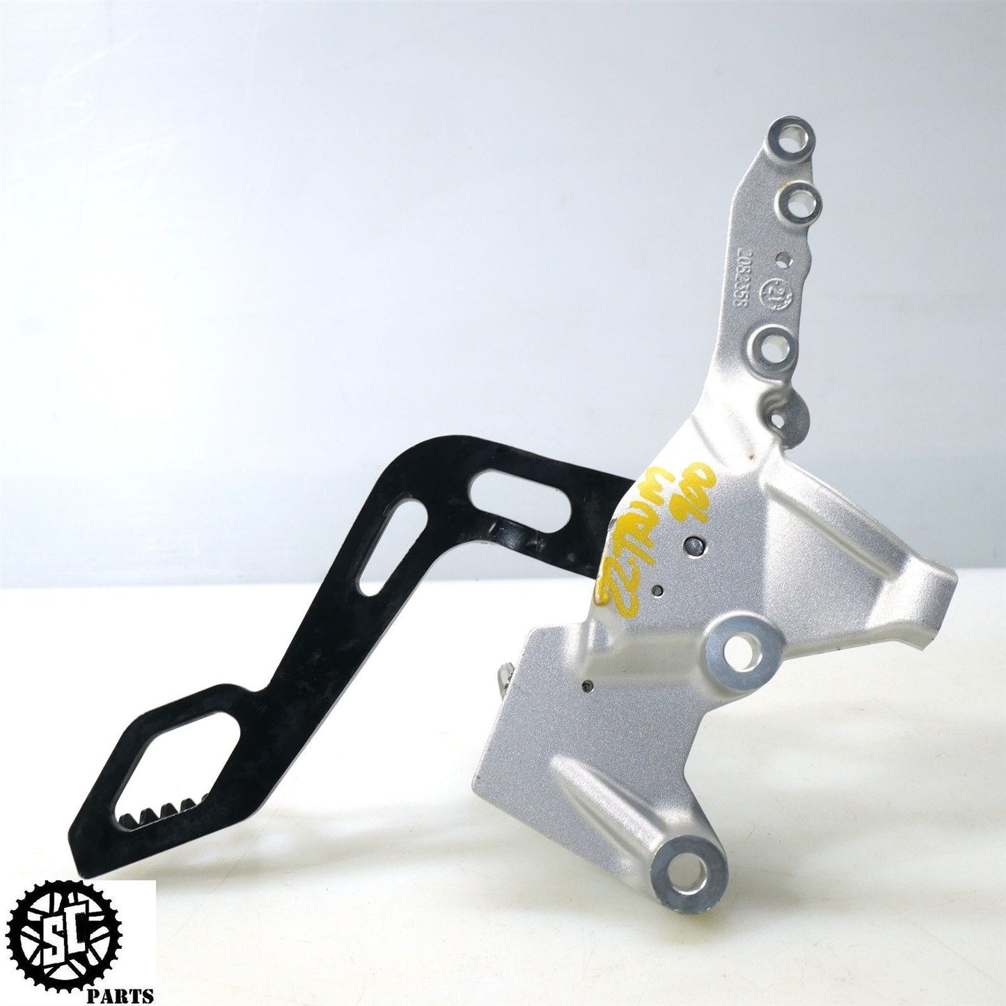 2020-2023 TRIUMPH TIGER 900 RALLY PRO RIGHT FOOT PEG BRAKE LEVER PEDAL T32