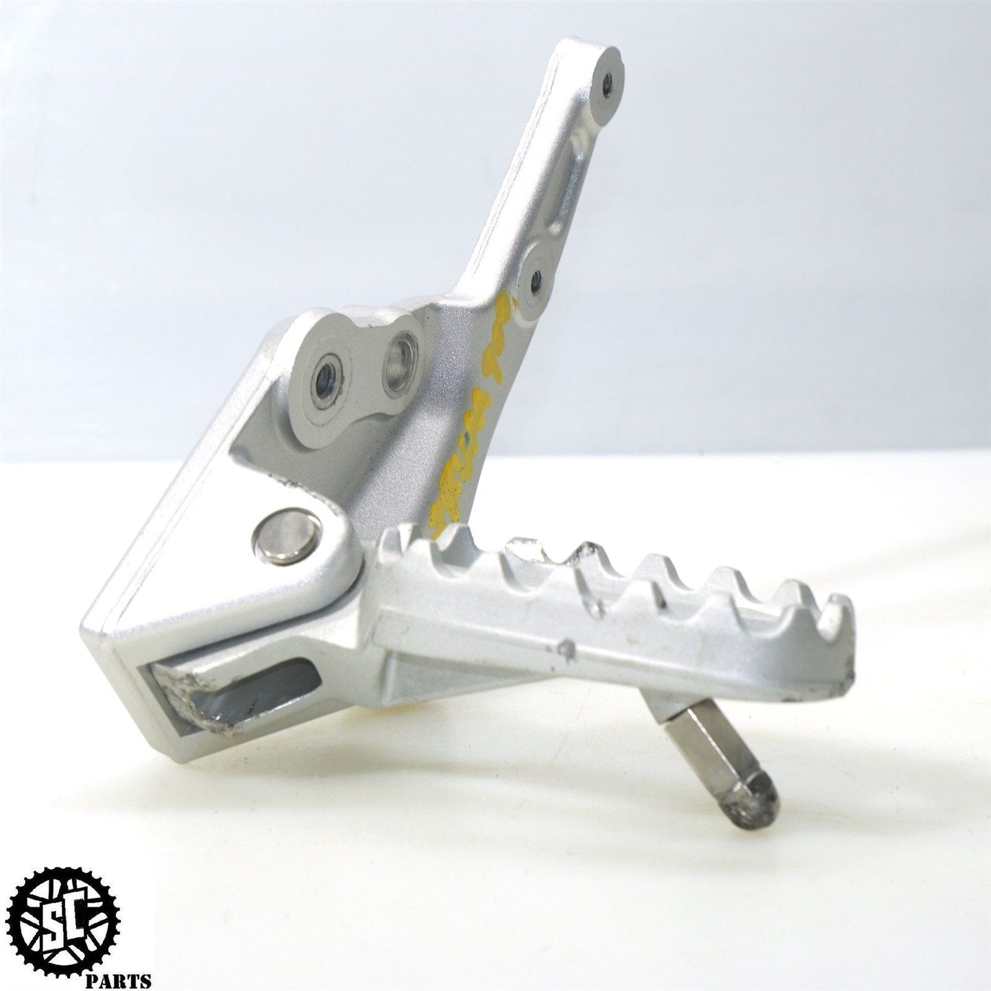 2020-2023 TRIUMPH TIGER 900 RALLY PRO LEFT FOOT PEG BRACKET FRONT REARSET T32