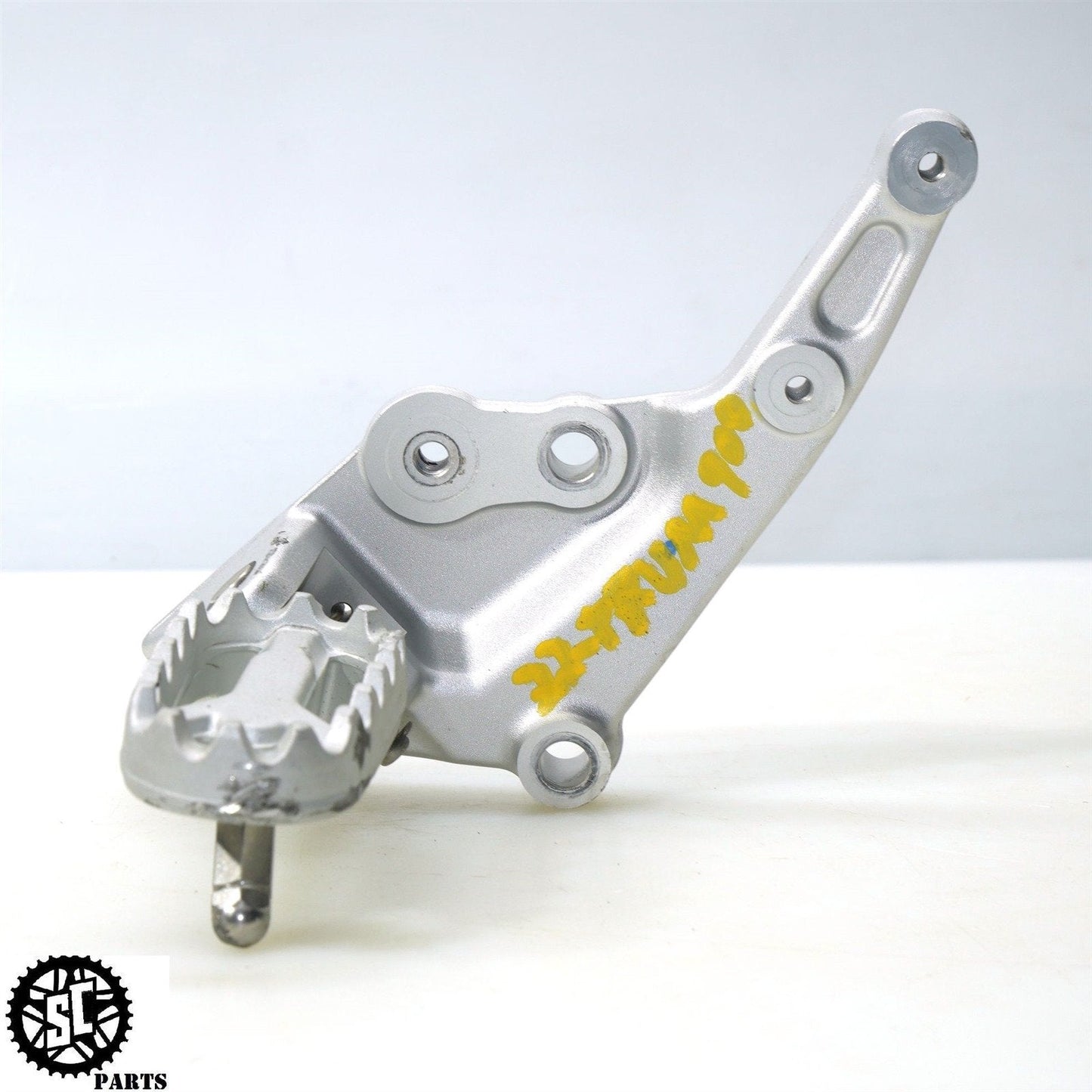 2020-2023 TRIUMPH TIGER 900 RALLY PRO LEFT FOOT PEG BRACKET FRONT REARSET T32