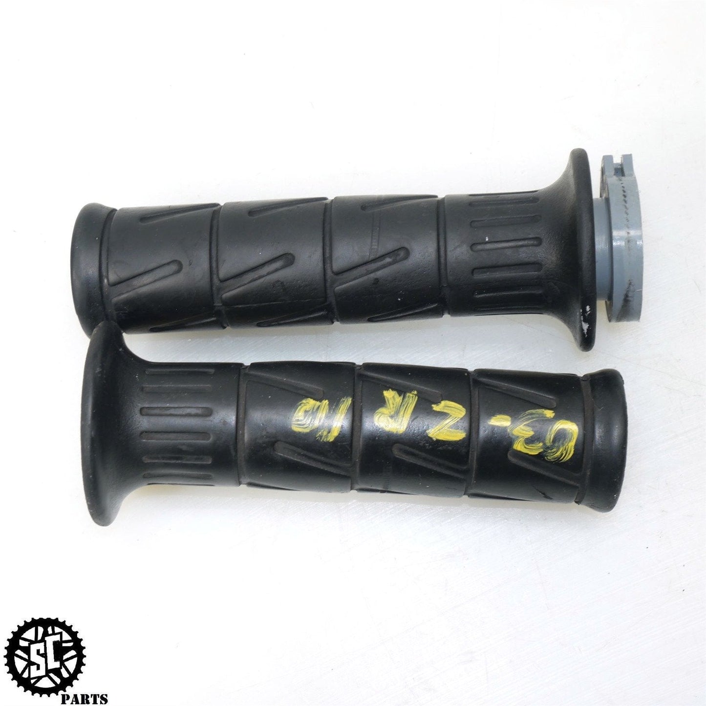 2003-2006 KAWASAKI Z1000 THROTTLE CONTROL TUBE GRIPS K30
