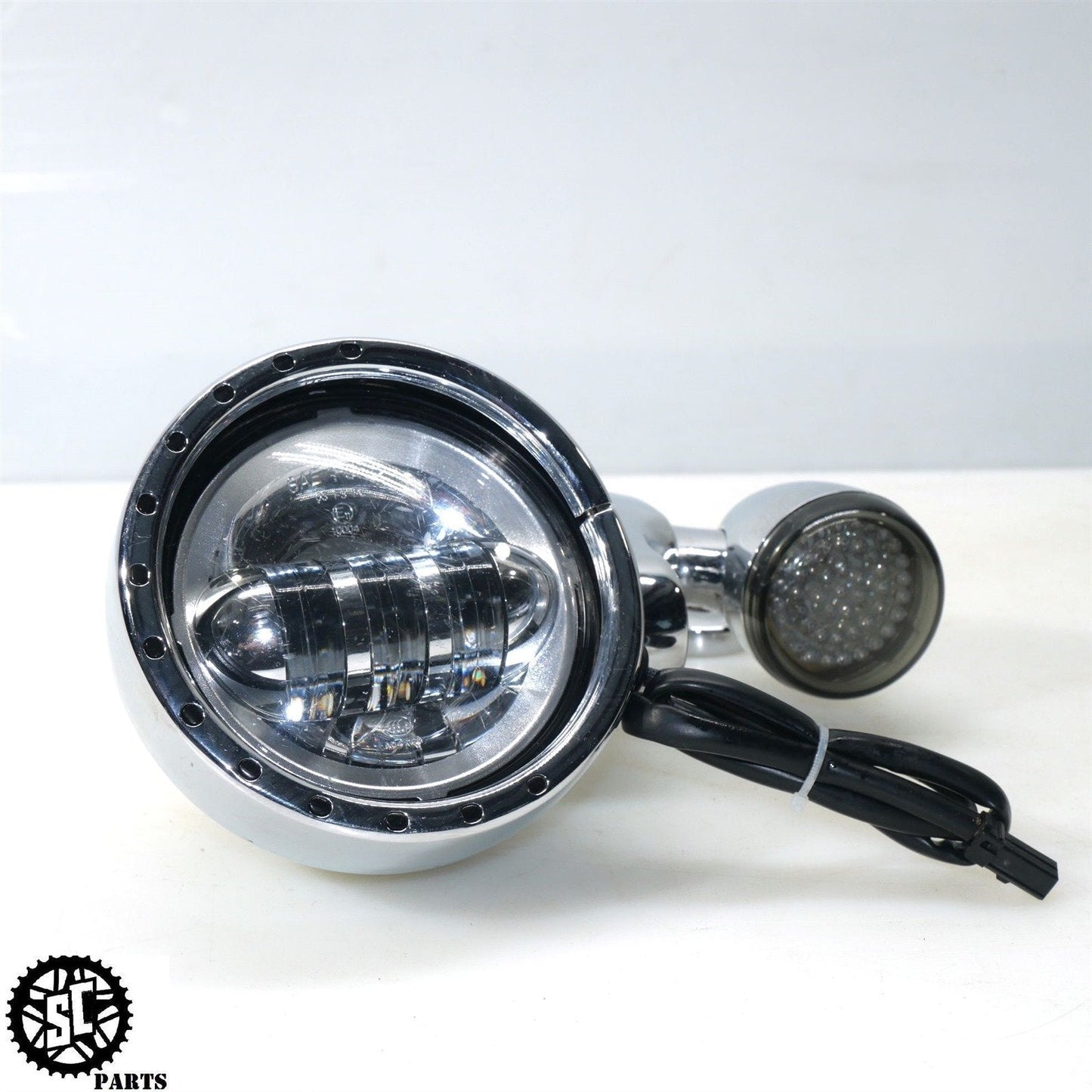 2014 HARLEY ULTRA LIMITED DAY MAKER FOG LIGHT AUXILIARY FRONT LED 68000173 HD50