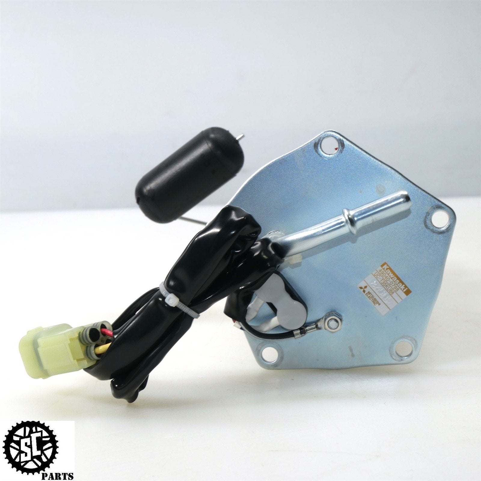 21-23 2022 KAWASAKI NINJA ZX10R FUEL PUMP 49040-0798 K72