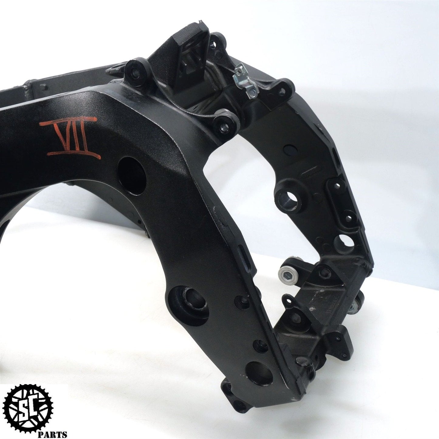 06 07 SUZUKI GSXR 600 MAIN FRAME CHASSIS *S* S70