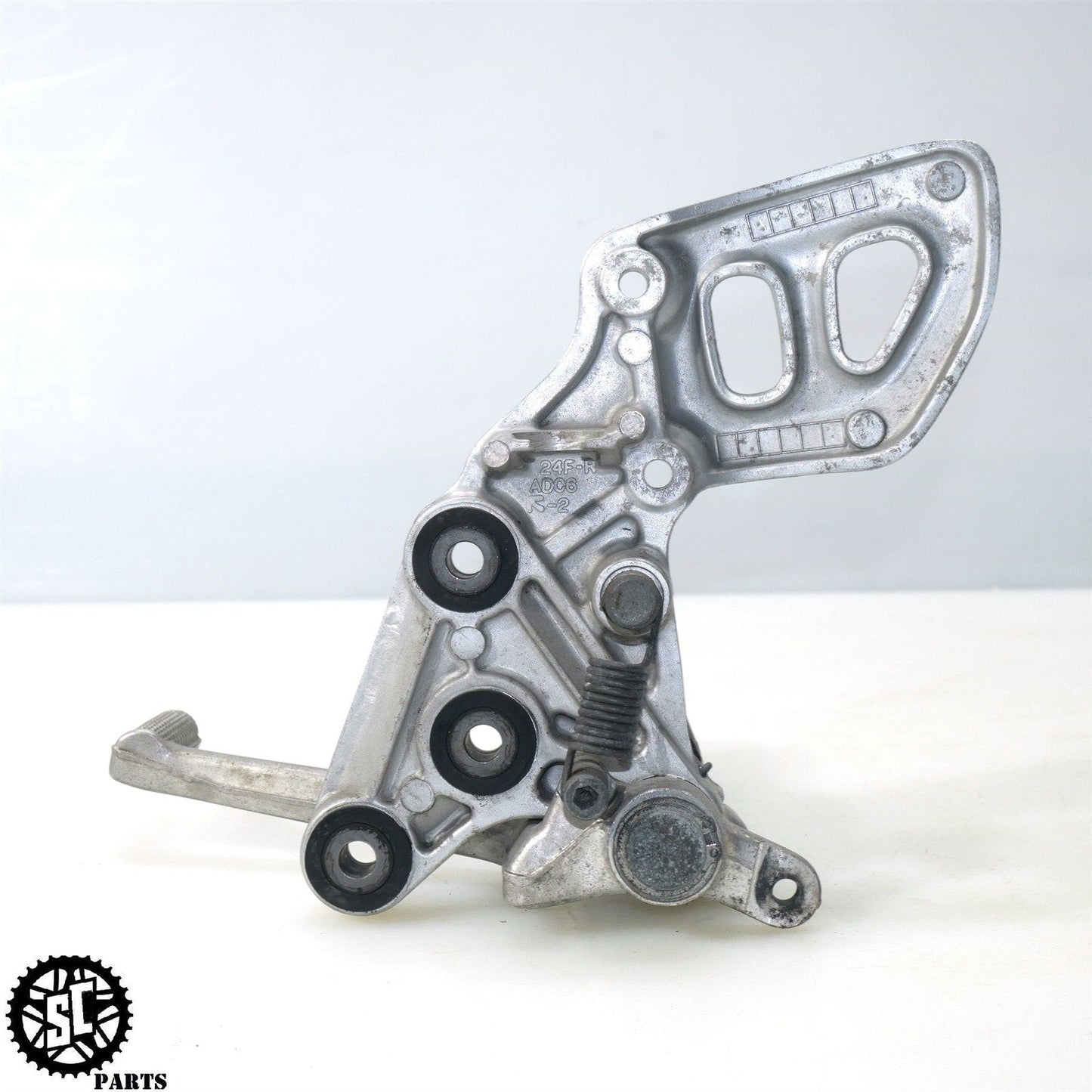 2001-2007 SUZUKI HAYABUSA FRONT RIGHT REARSET FOOT PEG BRAKE PEDAL S51