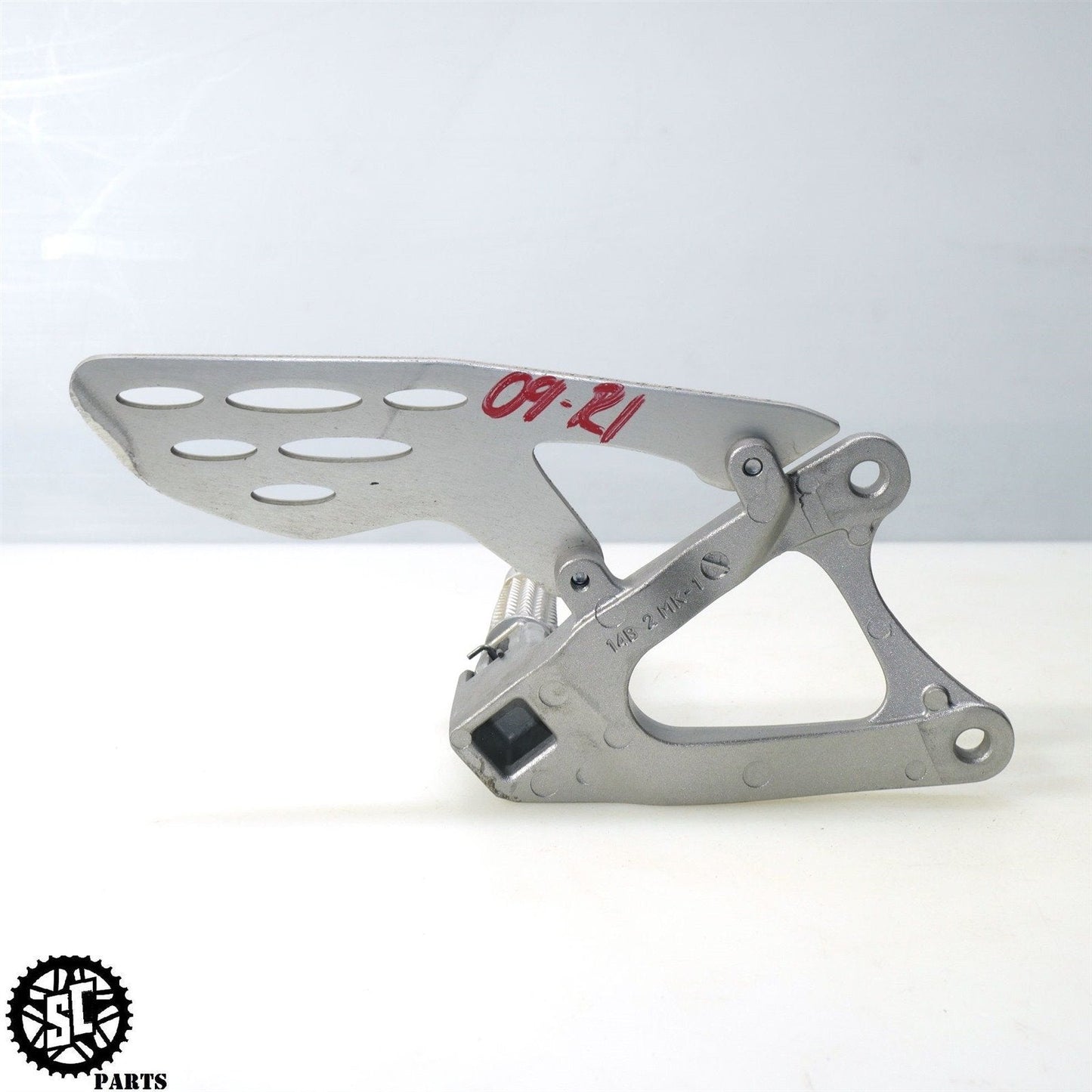 2009-2014 YAMAHA YZF R1 LEFT FRONT REARSET FOOT PEG Y25
