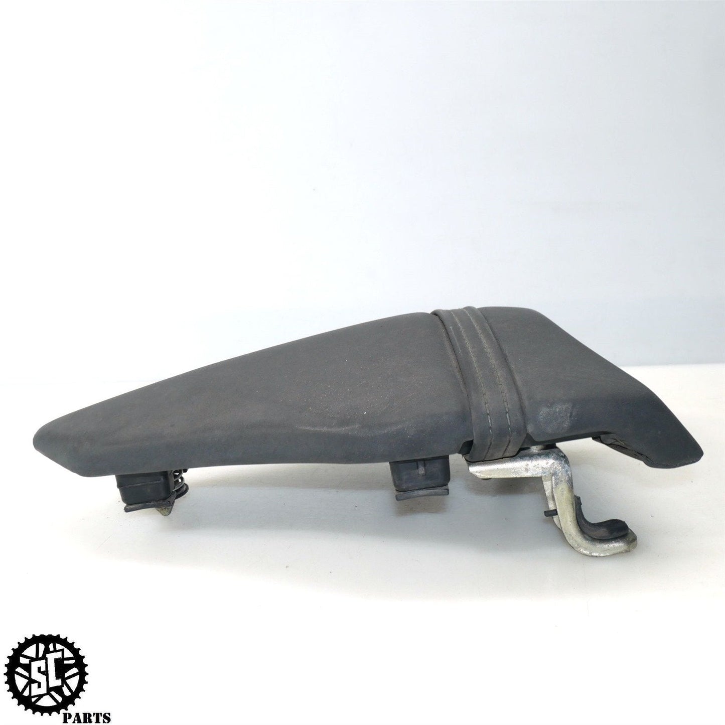 2007-2012 DUCATI 848 EVO REAR PASSENGER SEAT 59521031A D34