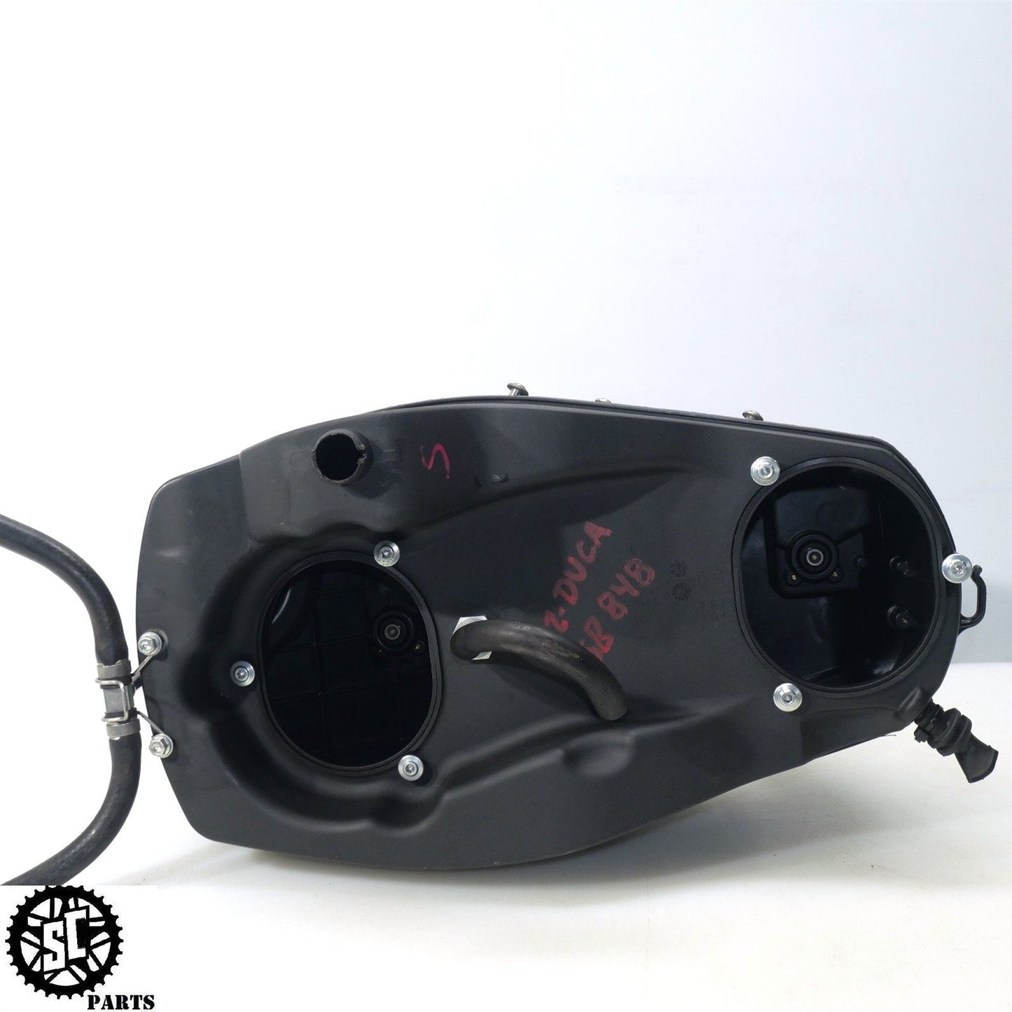 2007-2012 DUCATI 848 EVO AIR BOX FILTER HOUSING FUEL INJECTOR D34