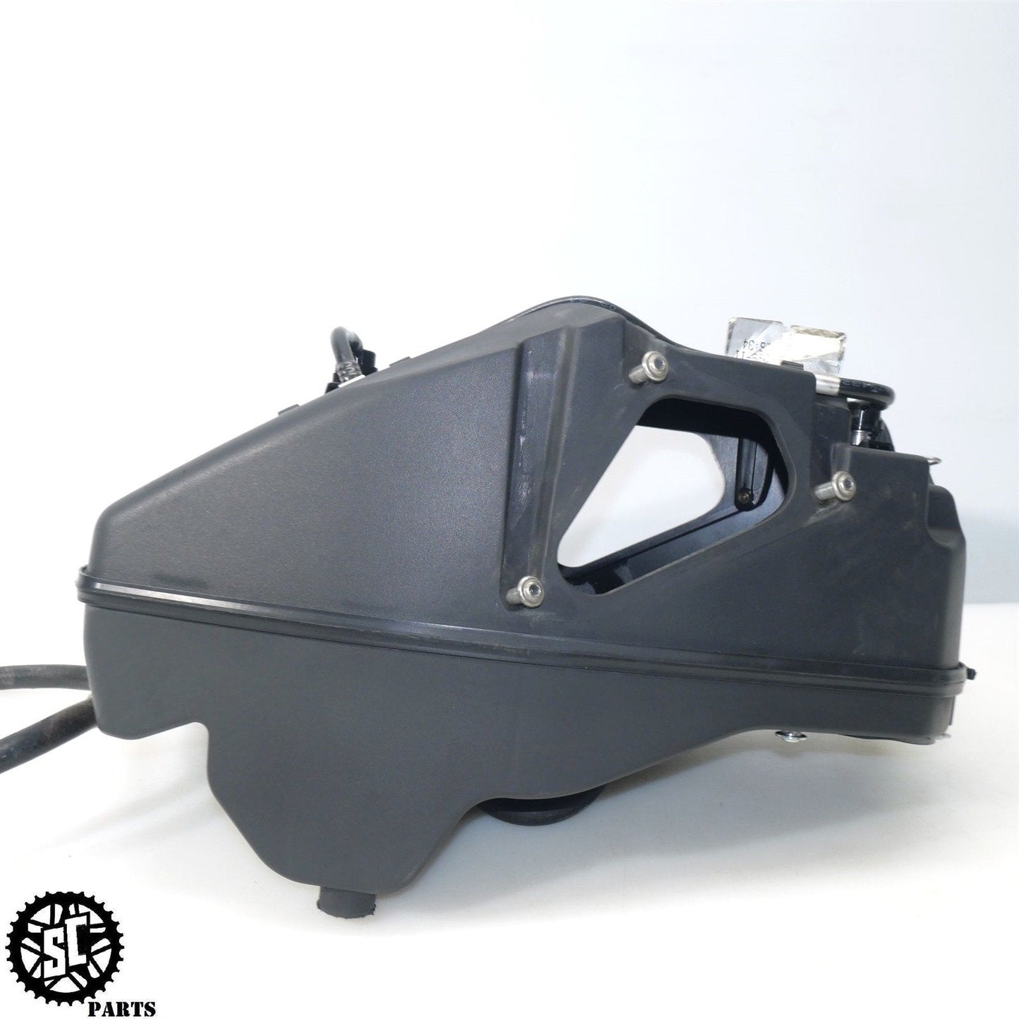 2007-2012 DUCATI 848 EVO AIR BOX FILTER HOUSING FUEL INJECTOR D34