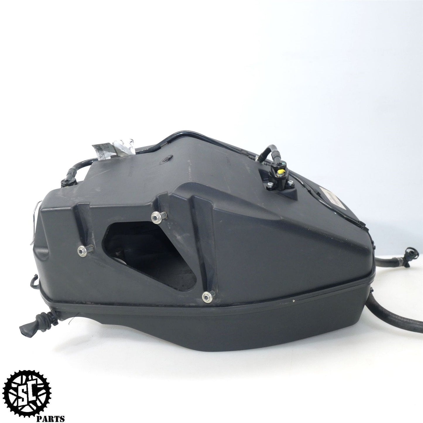 2007-2012 DUCATI 848 EVO AIR BOX FILTER HOUSING FUEL INJECTOR D34