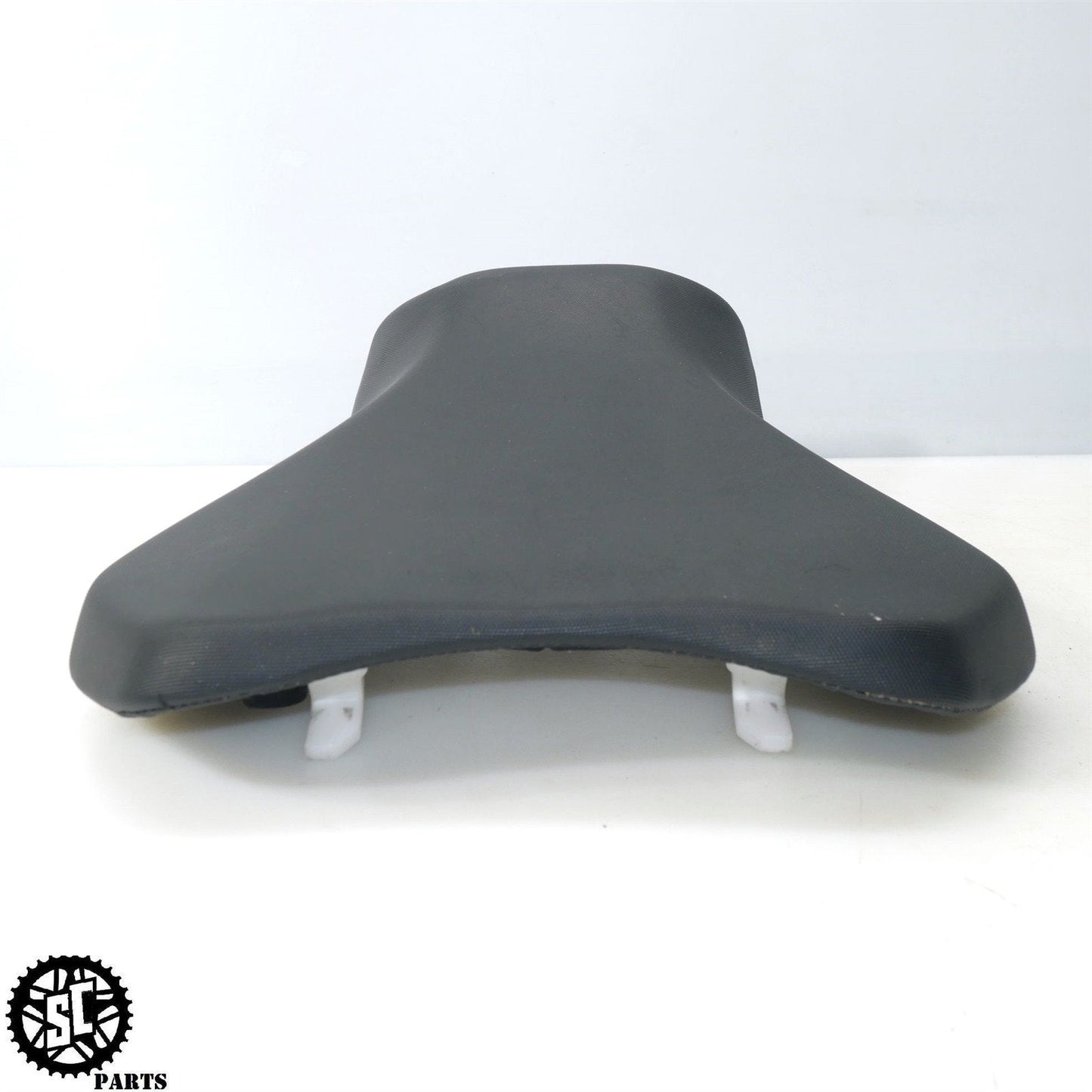 11-23 SUZUKI GSXR 600 750 FRONT SEAT S61