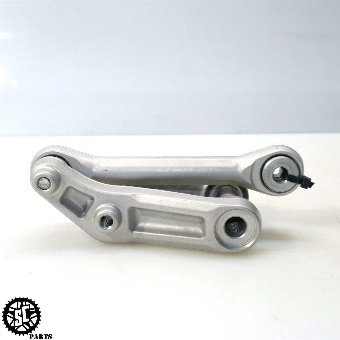 20-23 2021 DUCATI PANIGALE V2 REAR SHOCK SUSPENSION LINKAGE 87521941AA D35