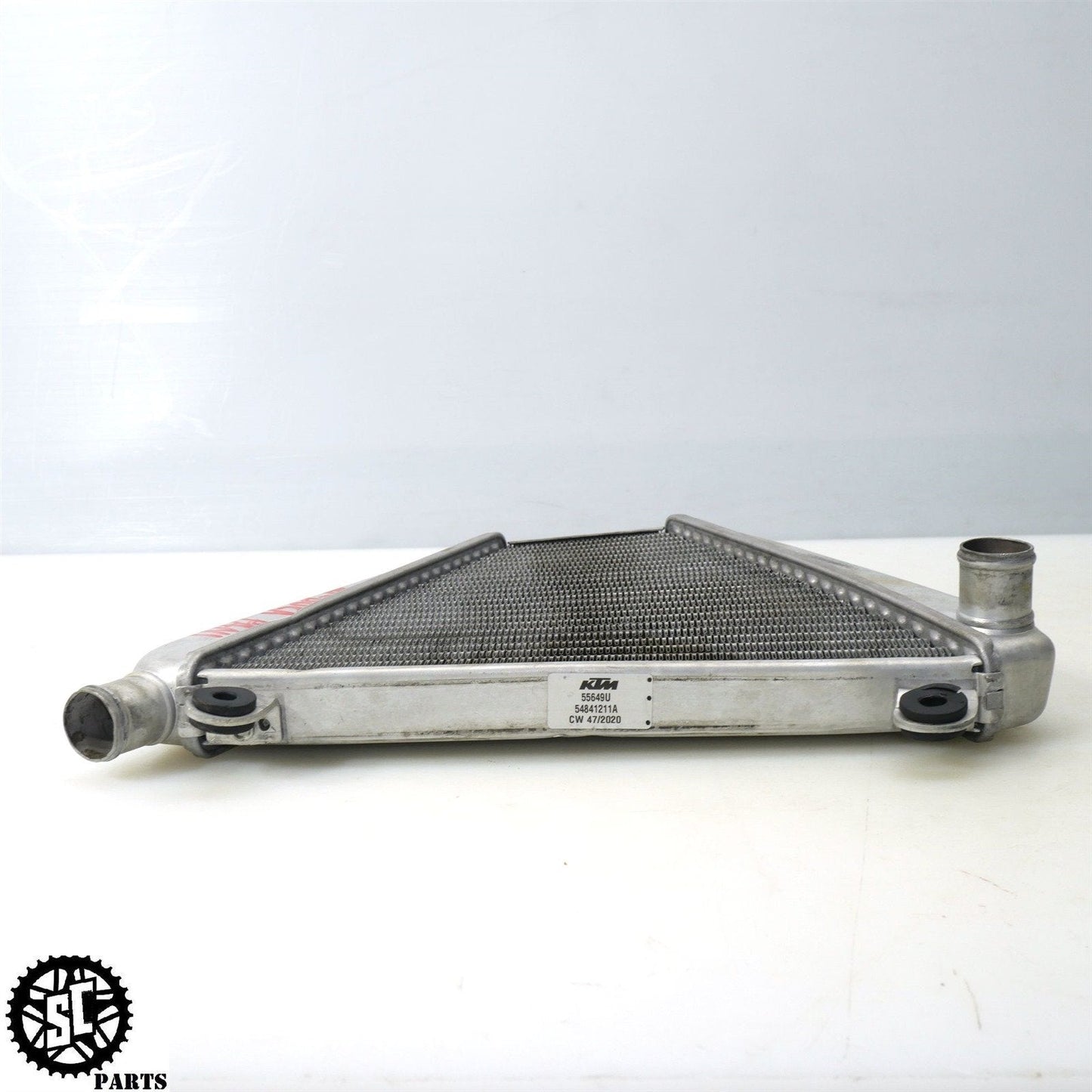 20-23 2021 DUCATI PANIGALE V2 LOWER RADIATOR OEM 54841211a D35