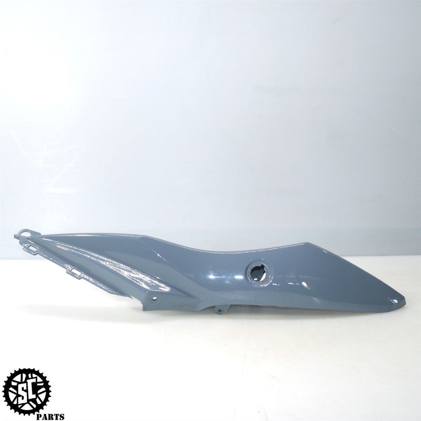 2013 09-16 SUZUKI GSXR 1000 LEFT REAR TAIL FAIRING PLASTIC S58