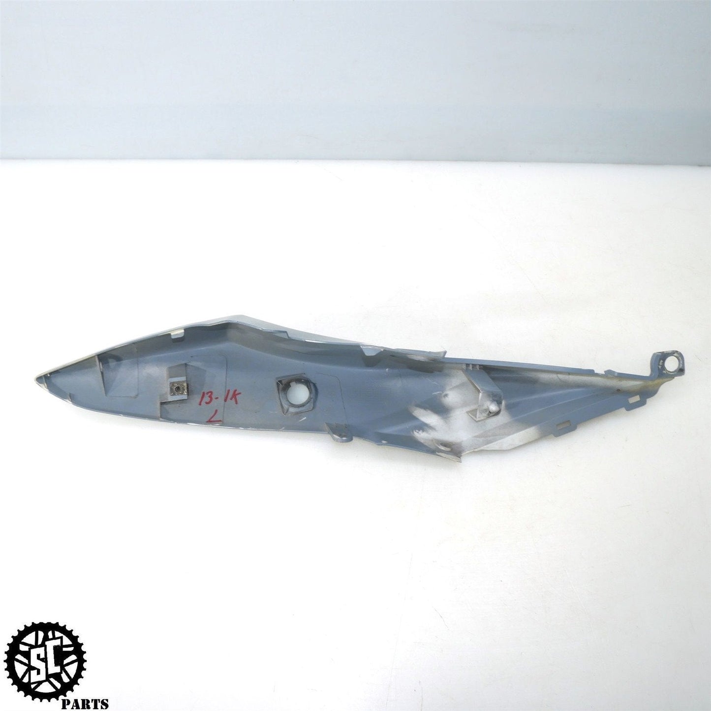 2013 09-16 SUZUKI GSXR 1000 LEFT REAR TAIL FAIRING PLASTIC S58