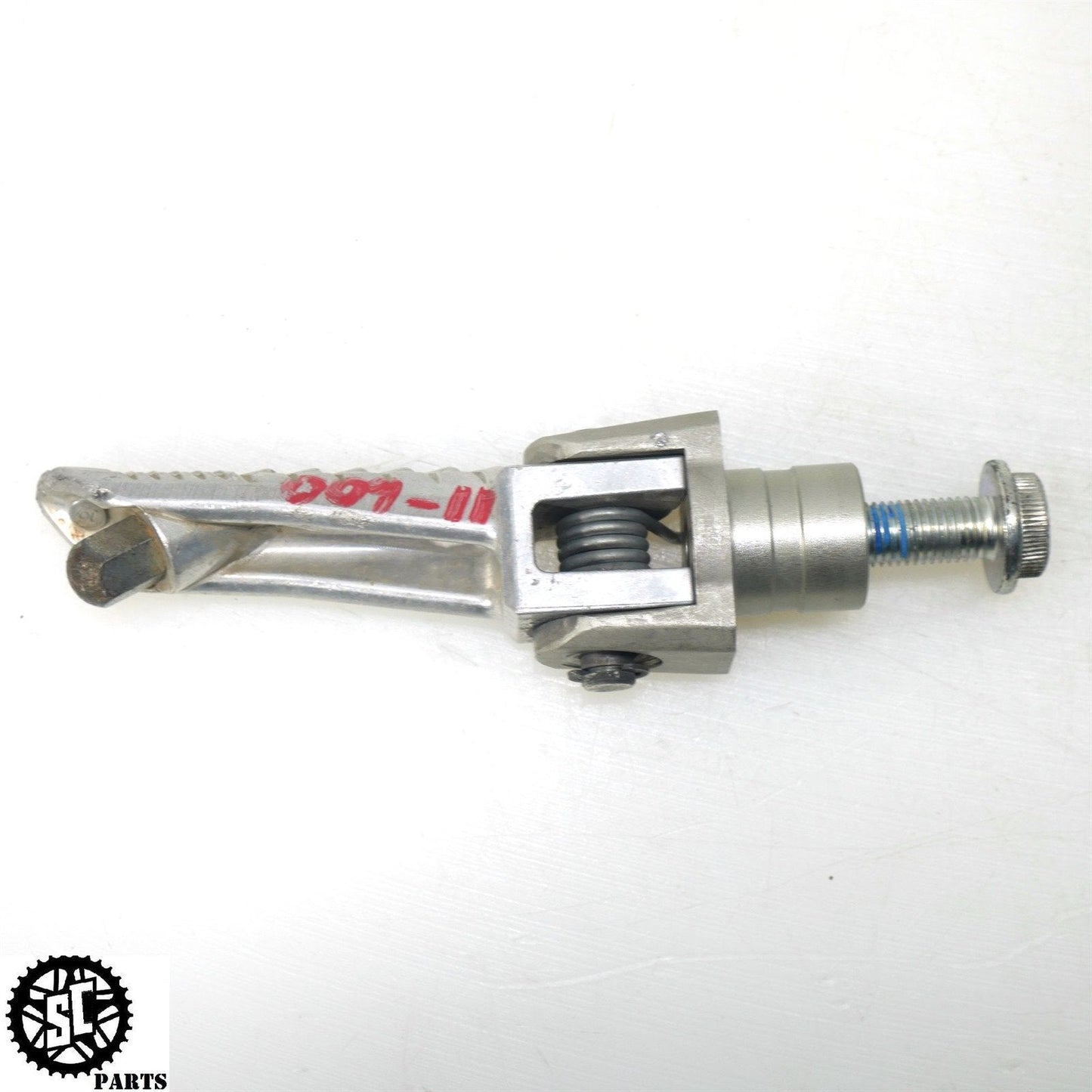 11-23 SUZUKI GSXR 600 RIGHT FRONT FOOT PEG 43516-41G00 43531-41G10 S53