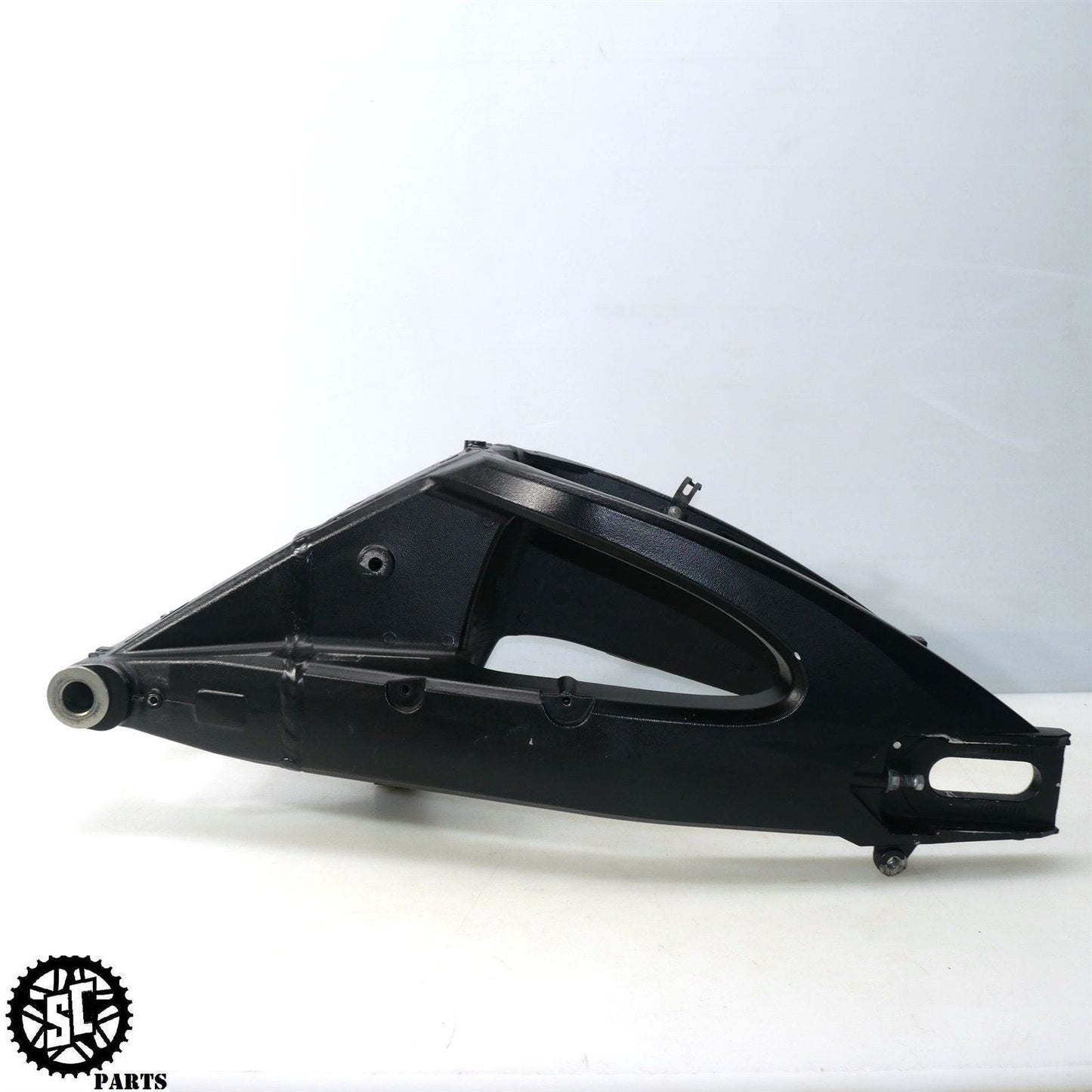 11-23 SUZUKI GSXR 600 REAR SWINGARM S64