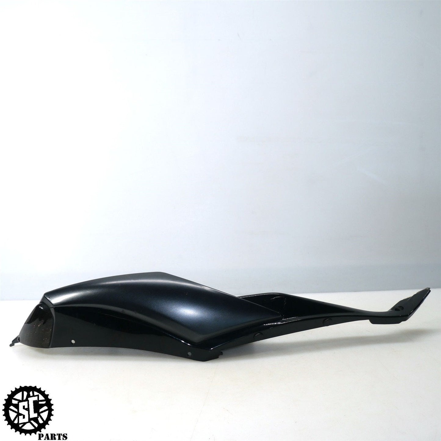 08 09 SUZUKI GSXR 600 RIGHT REAR TAIL FAIRING 47711-37H00 S34