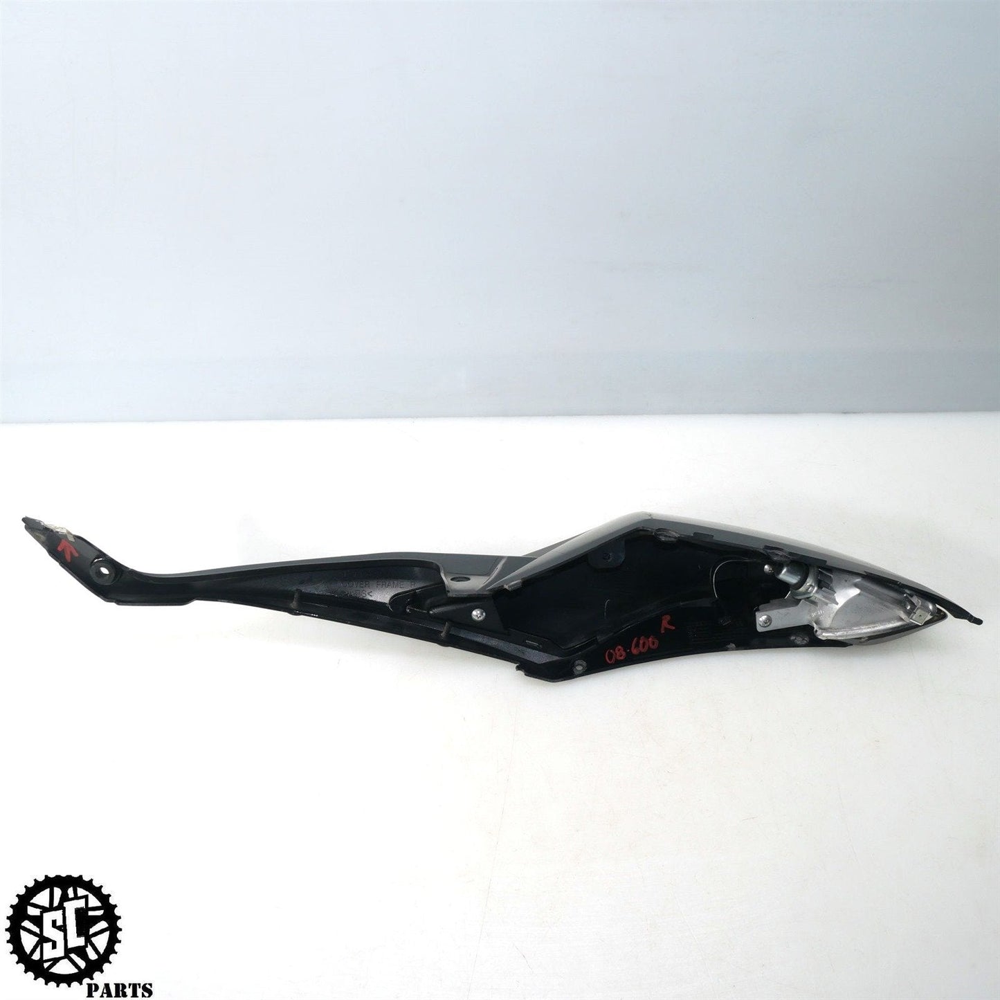 08 09 SUZUKI GSXR 600 RIGHT REAR TAIL FAIRING 47711-37H00 S34