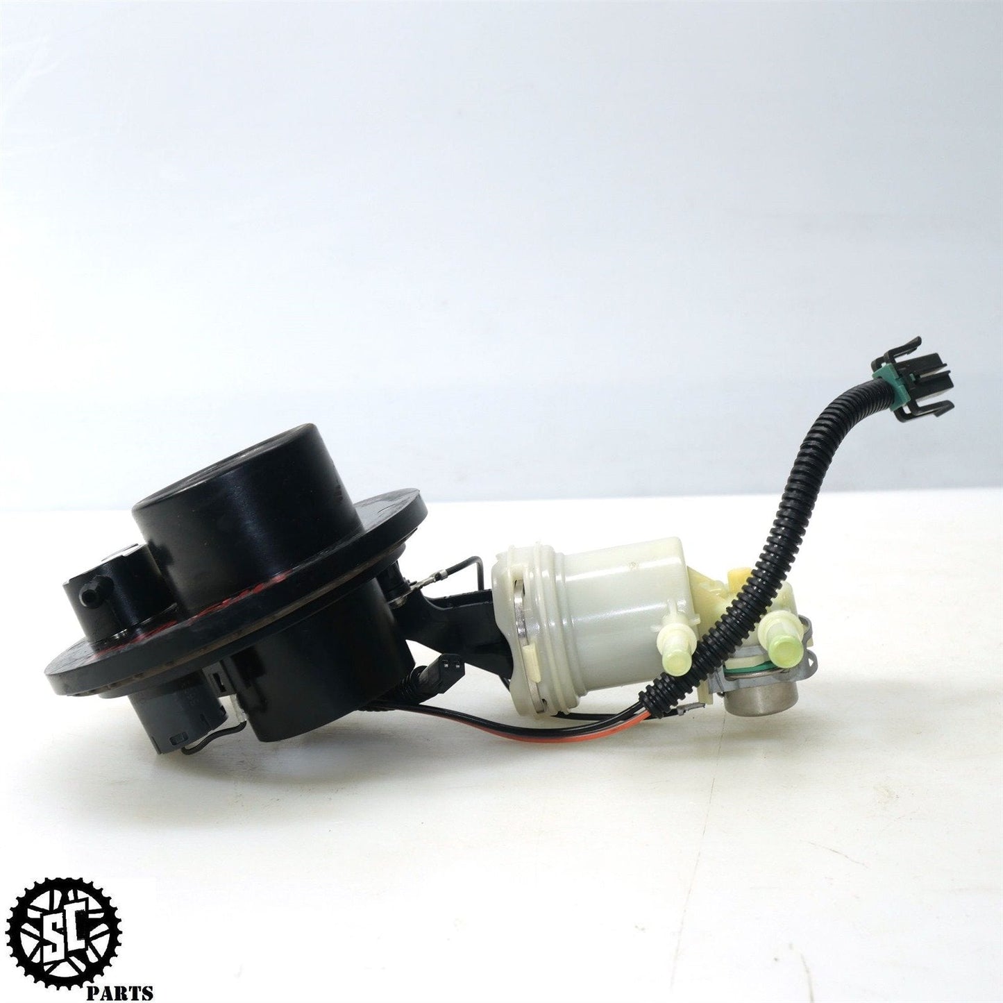 2009-2013 HARLEY STREET GLIDE FUEL GAS PUMP 75069-08C HD38