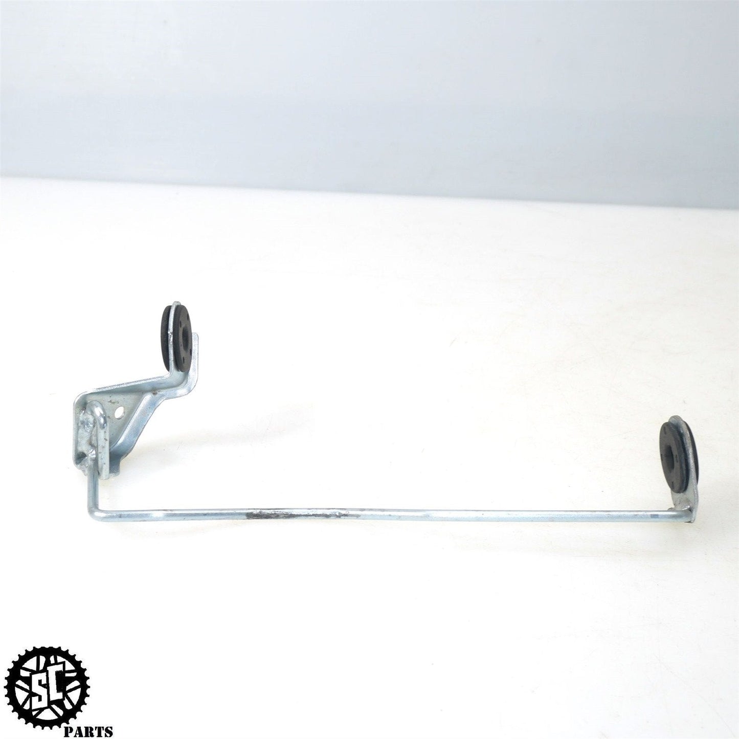 06 07 SUZUKI GSXR 600 750 UNDER BELLY LOWER PAN FAIRING BRACKET S21