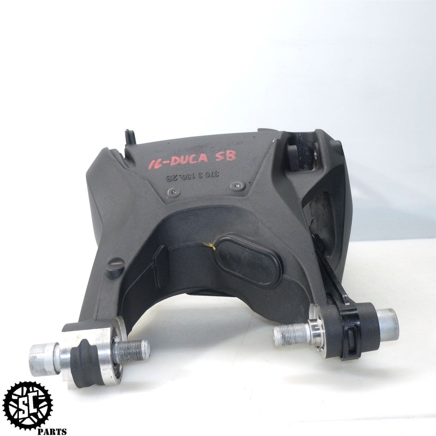 16 17 18 19 DUCATI PANIGALE 899 959 SWINGARM D25