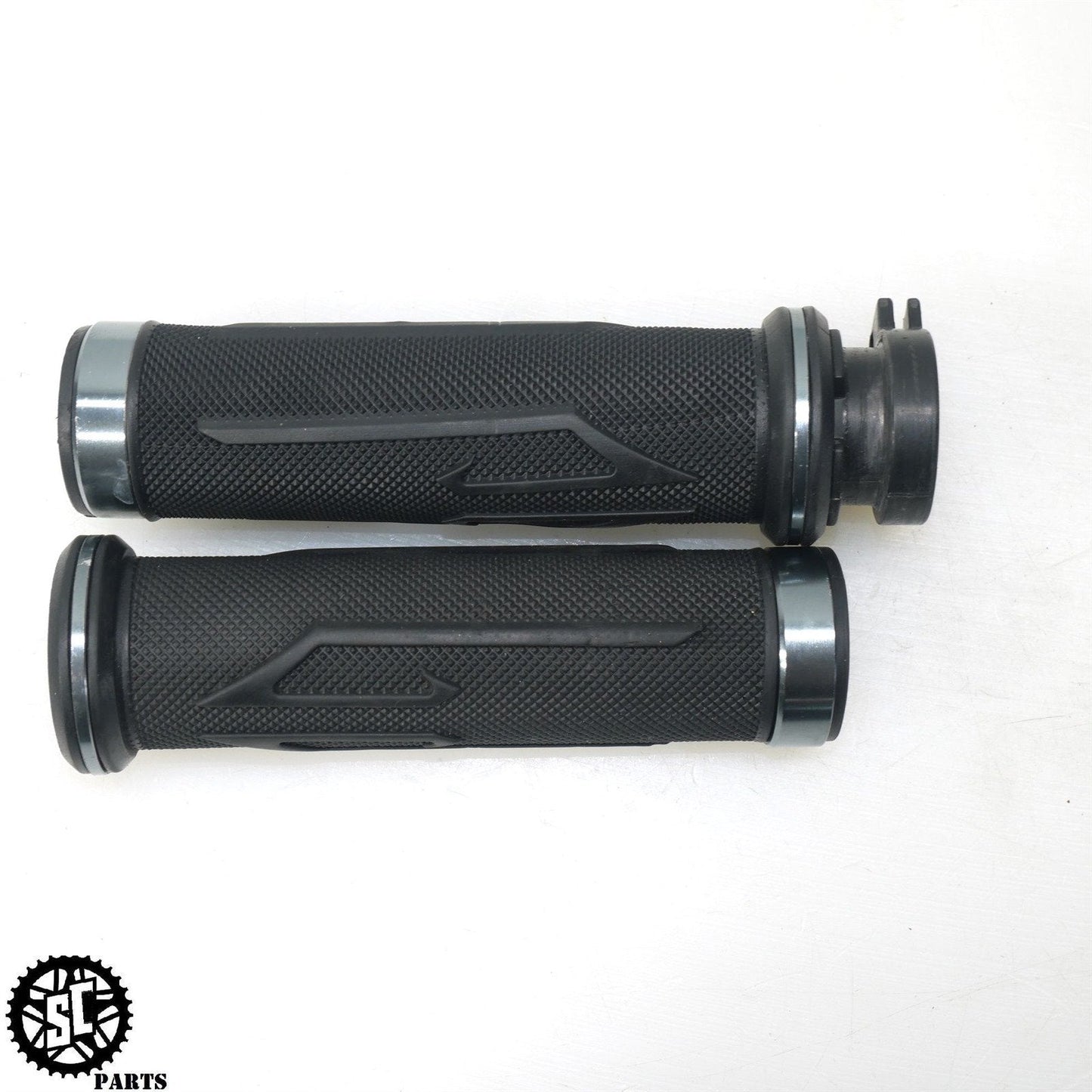 2007-2012 TRIUMPH STREET TRIPLE 675 THROTTLE TUBE HANDLEBAR GRIP T40