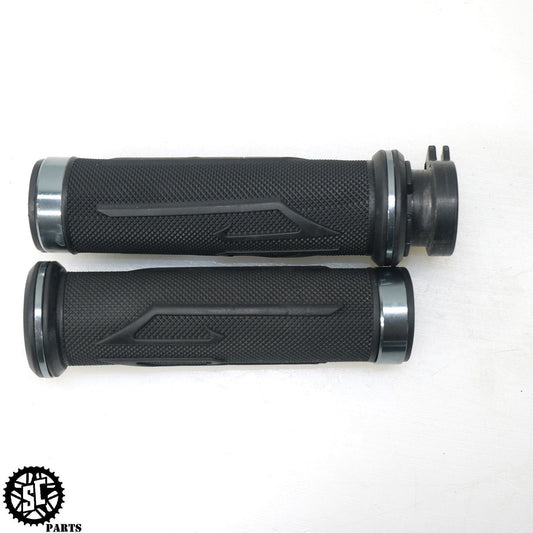 2007-2012 TRIUMPH STREET TRIPLE 675 THROTTLE TUBE HANDLEBAR GRIP T40