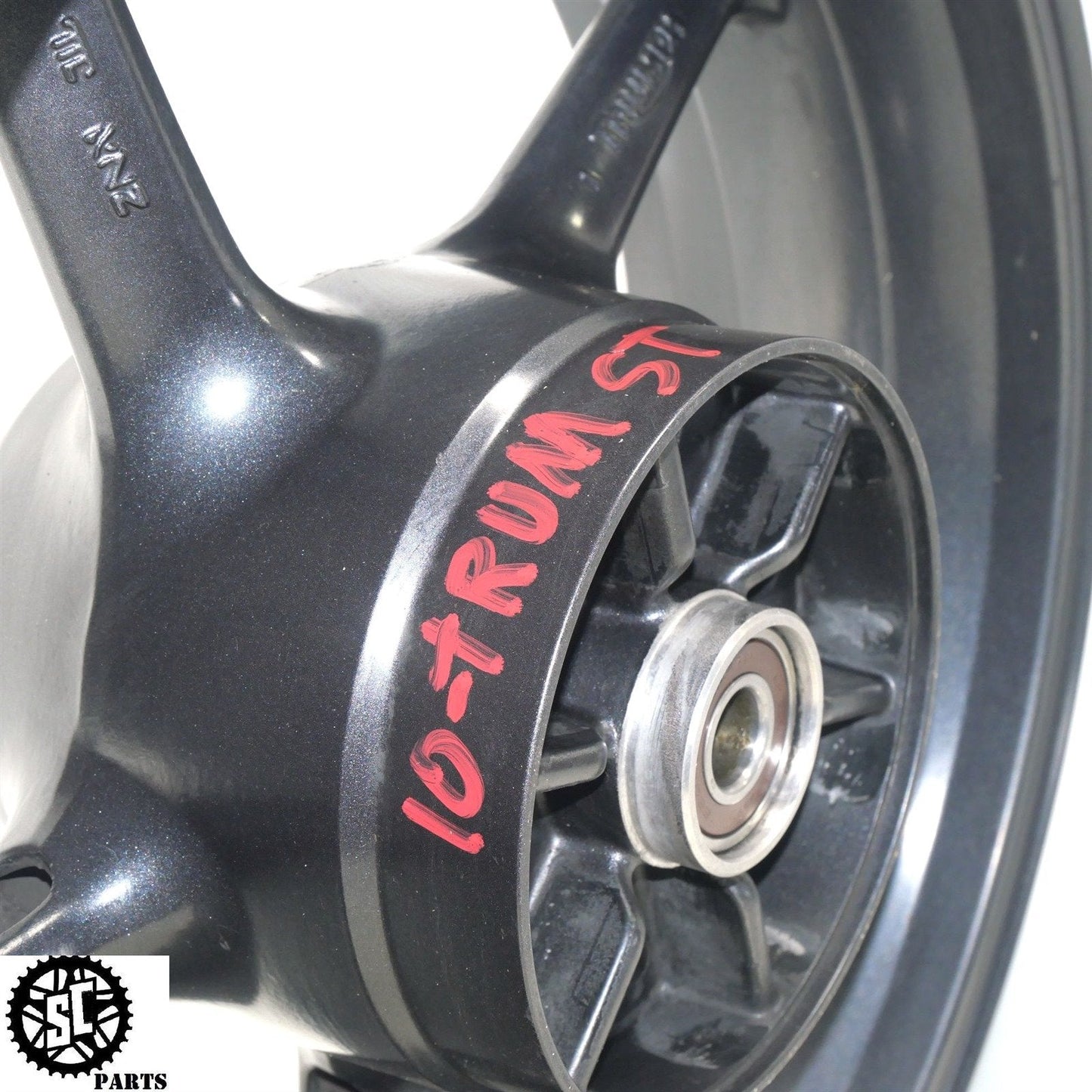 2007-2012 TRIUMPH STREET TRIPLE 675 REAR WHEEL RIM STRAIGHT T40