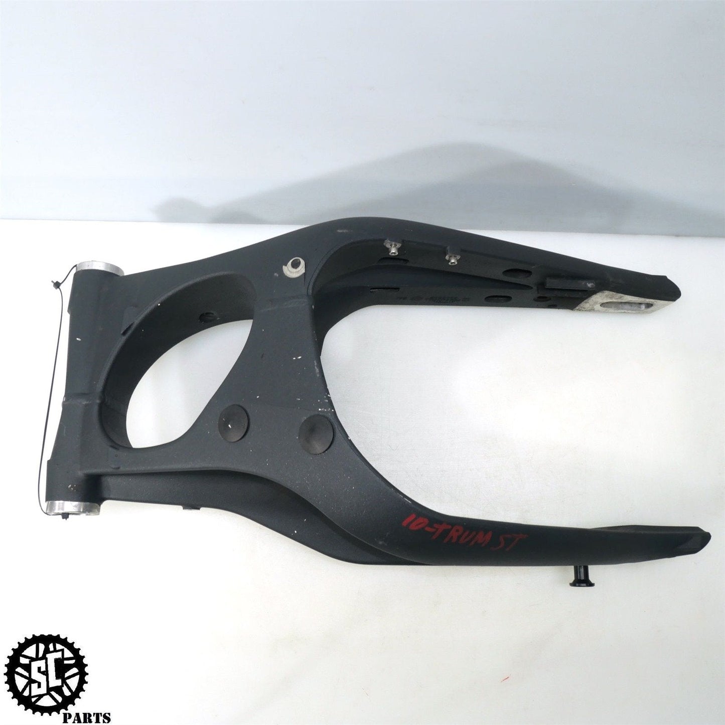 2007-2012 TRIUMPH STREET TRIPLE 675 SWINGARM T40