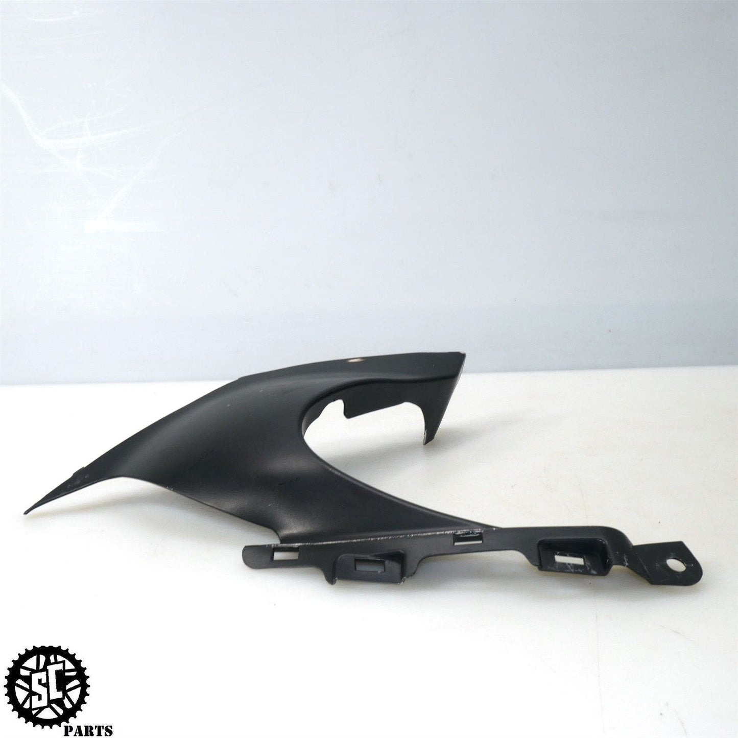 2015 09-16 SUZUKI GSXR1000 LEFT INNER SIDE FAIRING PLASTIC 94484-47H0 S31