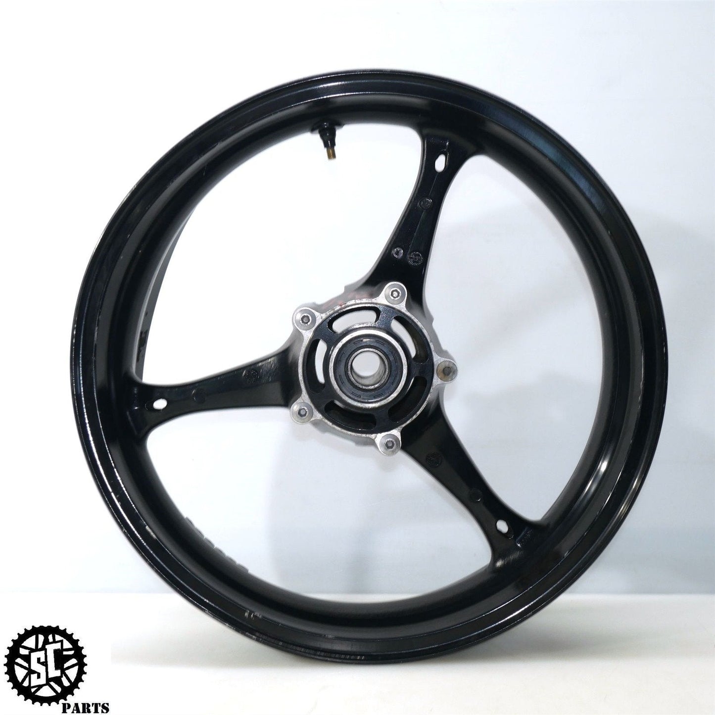 07 08 SUZUKI GSXR1000 FRONT WHEEL RIM SB S69 – SALVAGECYCLEPARTS