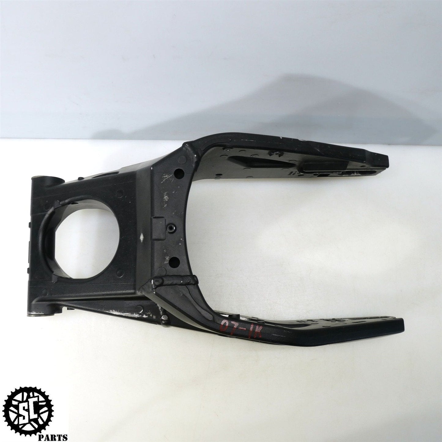 07 08 SUZUKI GSXR 1000 REAR SWINGARM S69