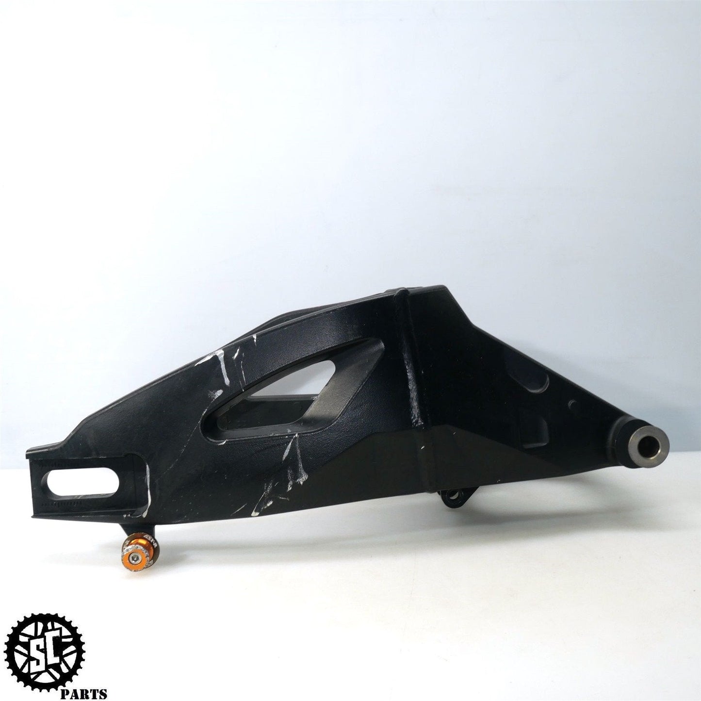 07 08 SUZUKI GSXR 1000 REAR SWINGARM S69