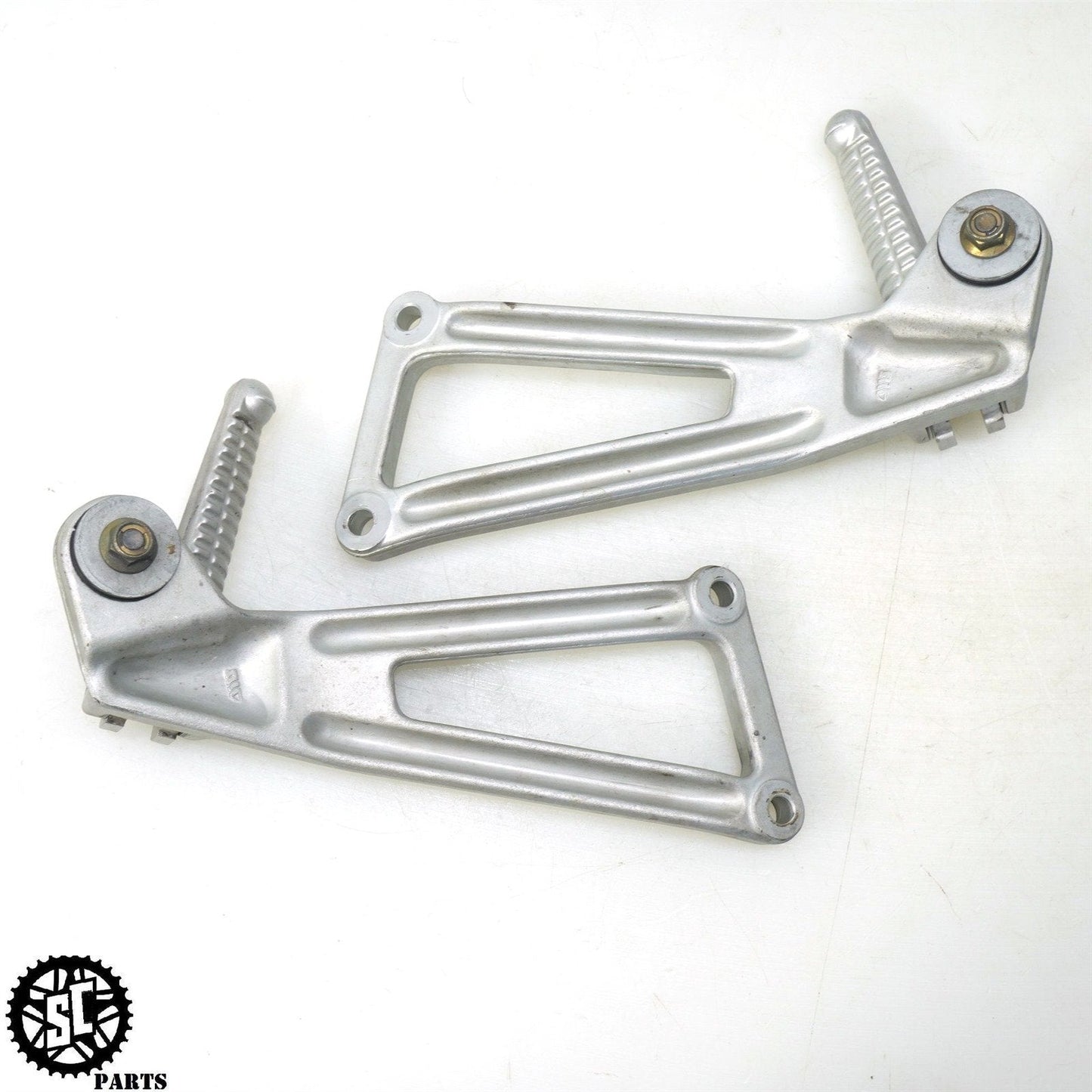 2000 DUCATI 900SS SUPERSPORT REAR PASSENGER PEGS D03