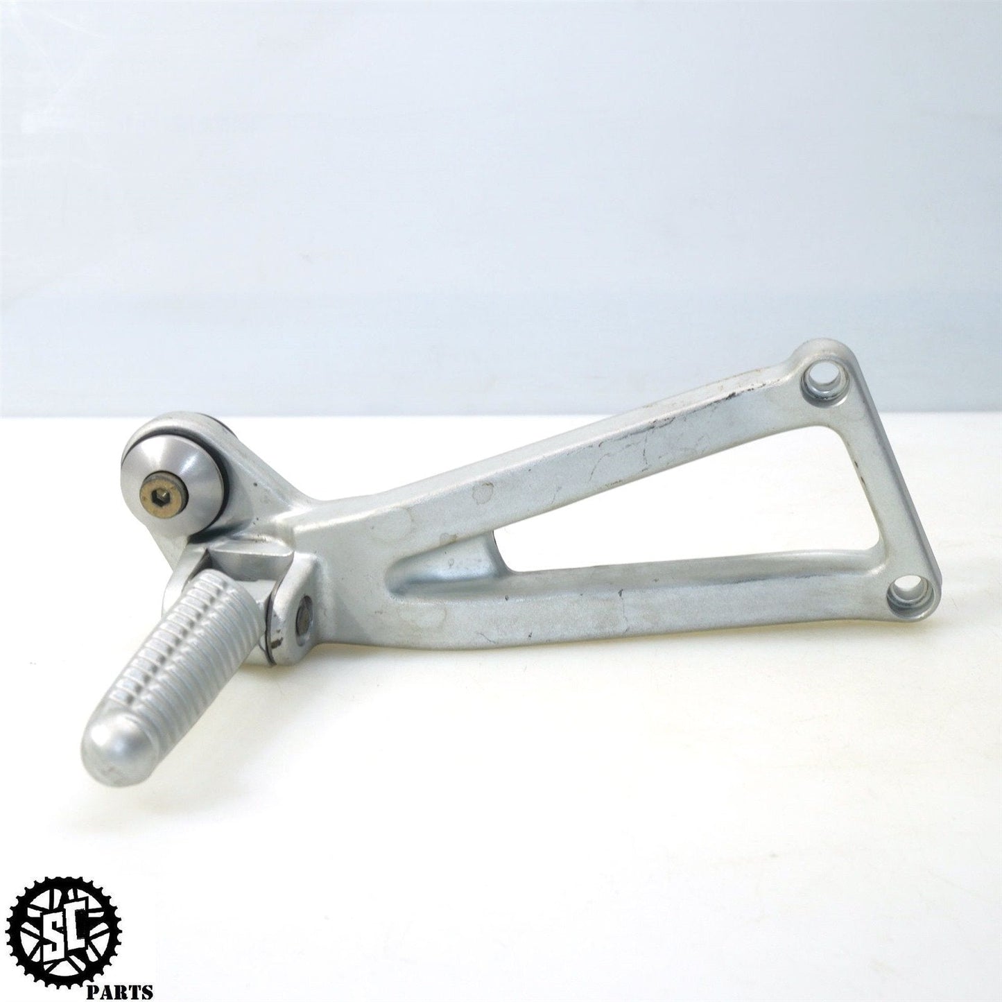 2000 DUCATI 900SS SUPERSPORT REAR PASSENGER PEGS D03