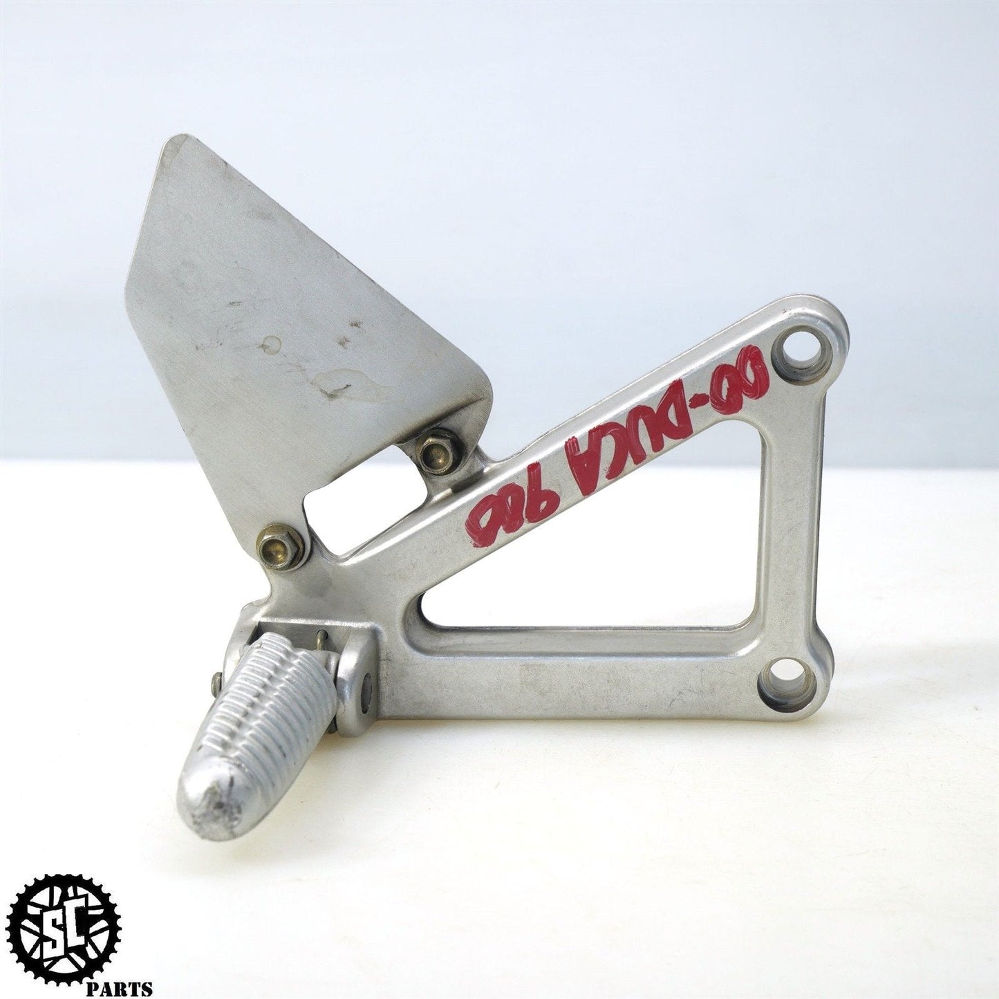 2000 DUCATI 900SS SUPERSPORT RIGHT REARSET FRONT FOOT PEG BRACKET D03