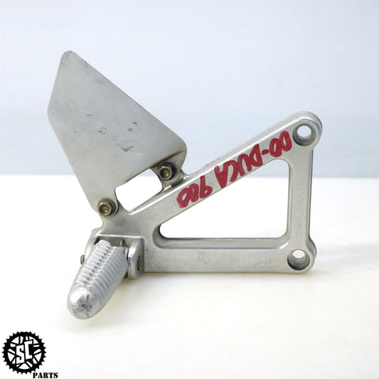 2000 DUCATI 900SS SUPERSPORT RIGHT REARSET FRONT FOOT PEG BRACKET D03